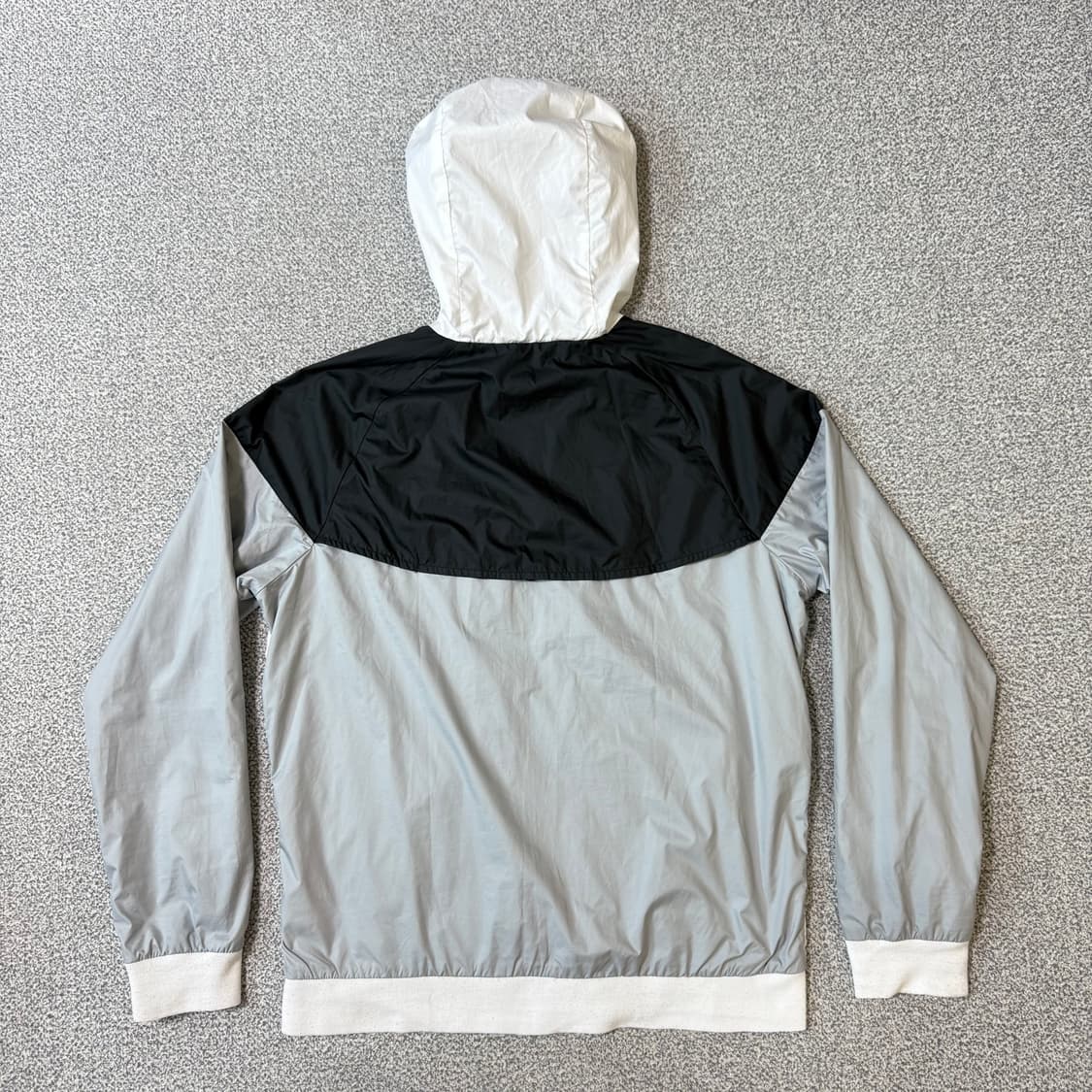 [정가 11만원] 나이키 윈드러너 바람막이 L 상품이미지3