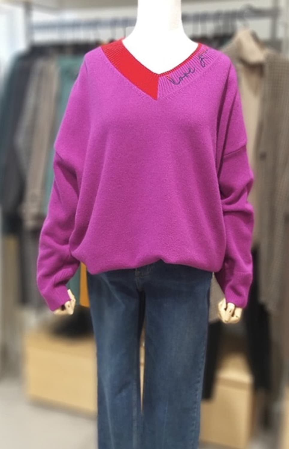 베네통 레터링 V넥 니트  상품이미지2