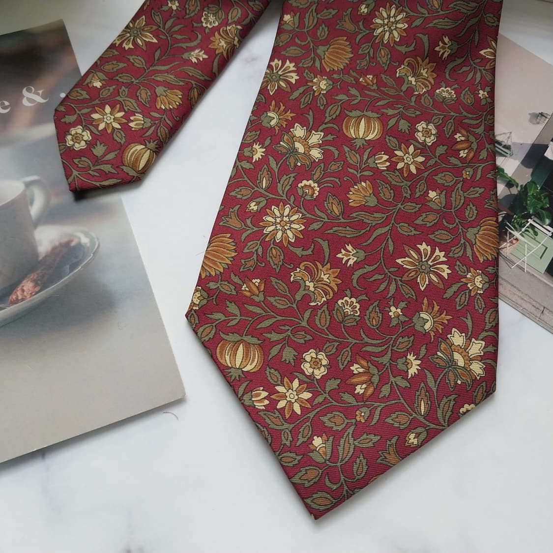 리버티 실크 브라운 플라워 패턴 넥타이 9.9cm 새상품 K1277
 상품이미지4