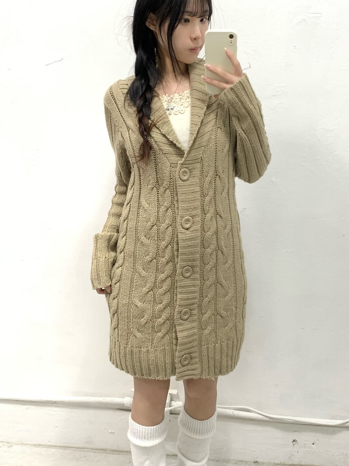 [GLACIER] 라떼갸루 베이지 리락쿠마 니트 가디건 상품이미지3