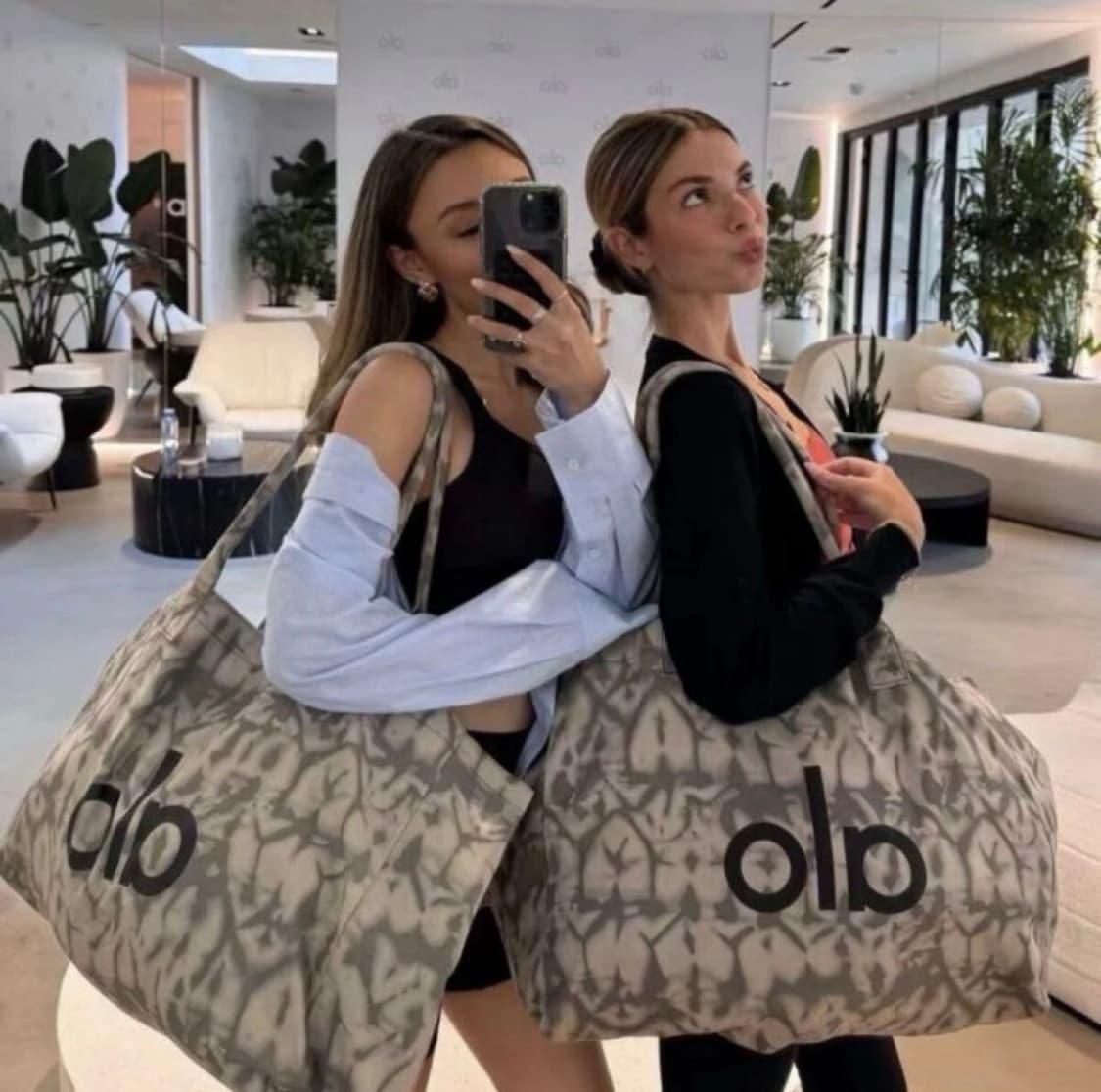 ALO 알로 가방 상품이미지1