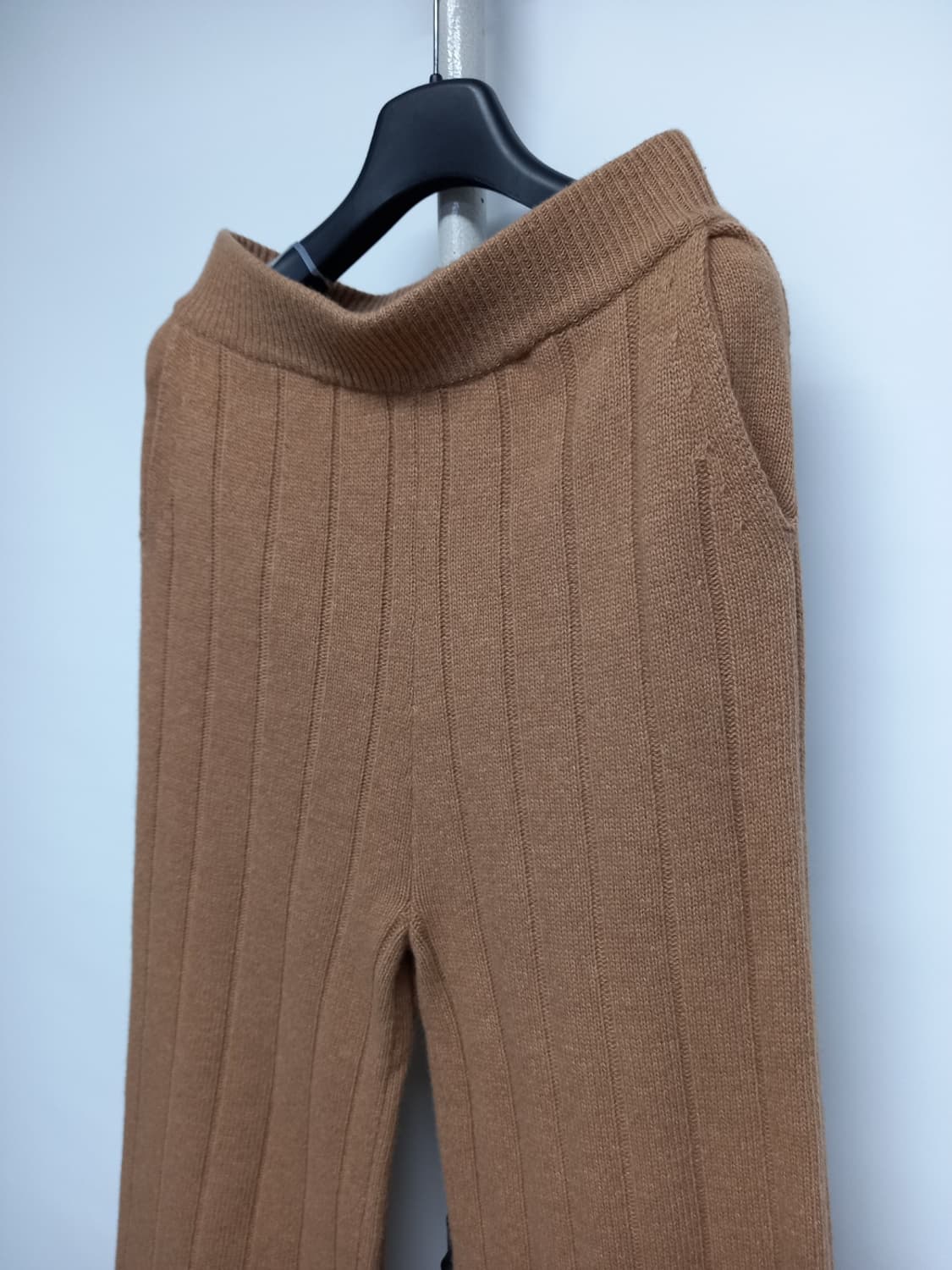 새 돌체비타 춘추동 캐시미어블랜 일자통핏 니트팬츠 F 상품이미지4