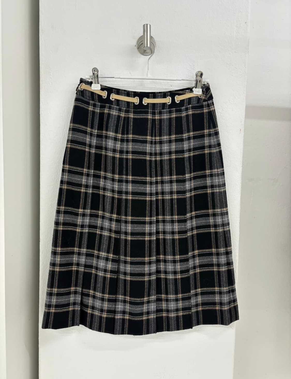 꾸레쥬 체크 미디 스커트  상품이미지1