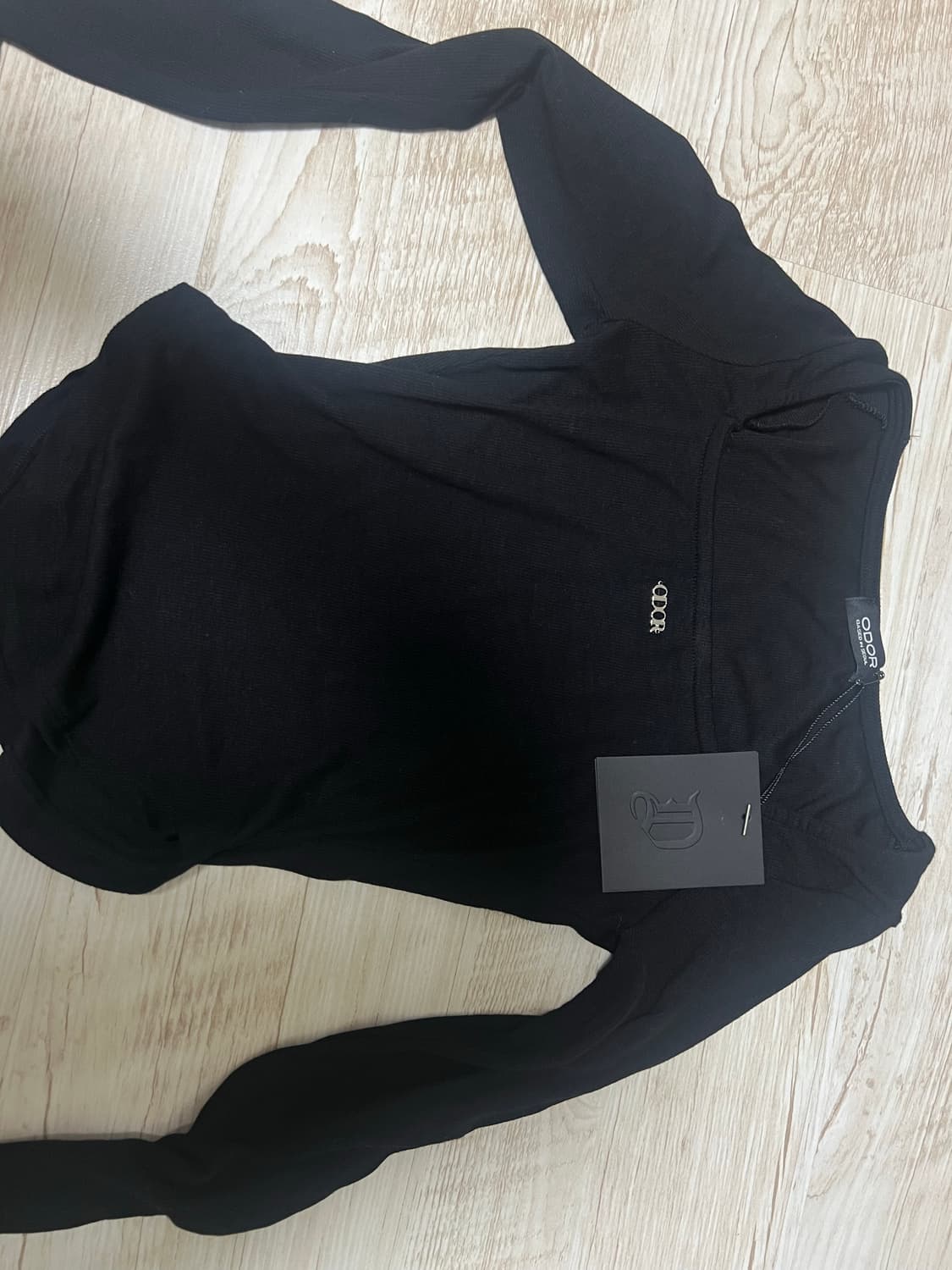 오도어 스퀘어 티 블랙 상품이미지2