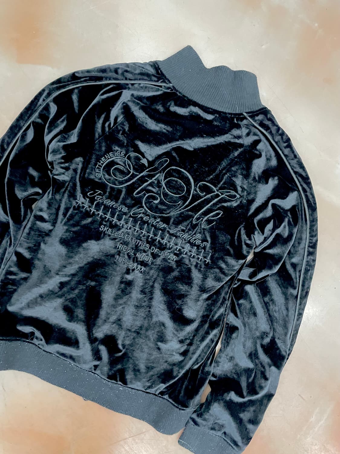 Black Velvet lettering zip-up 상품이미지4