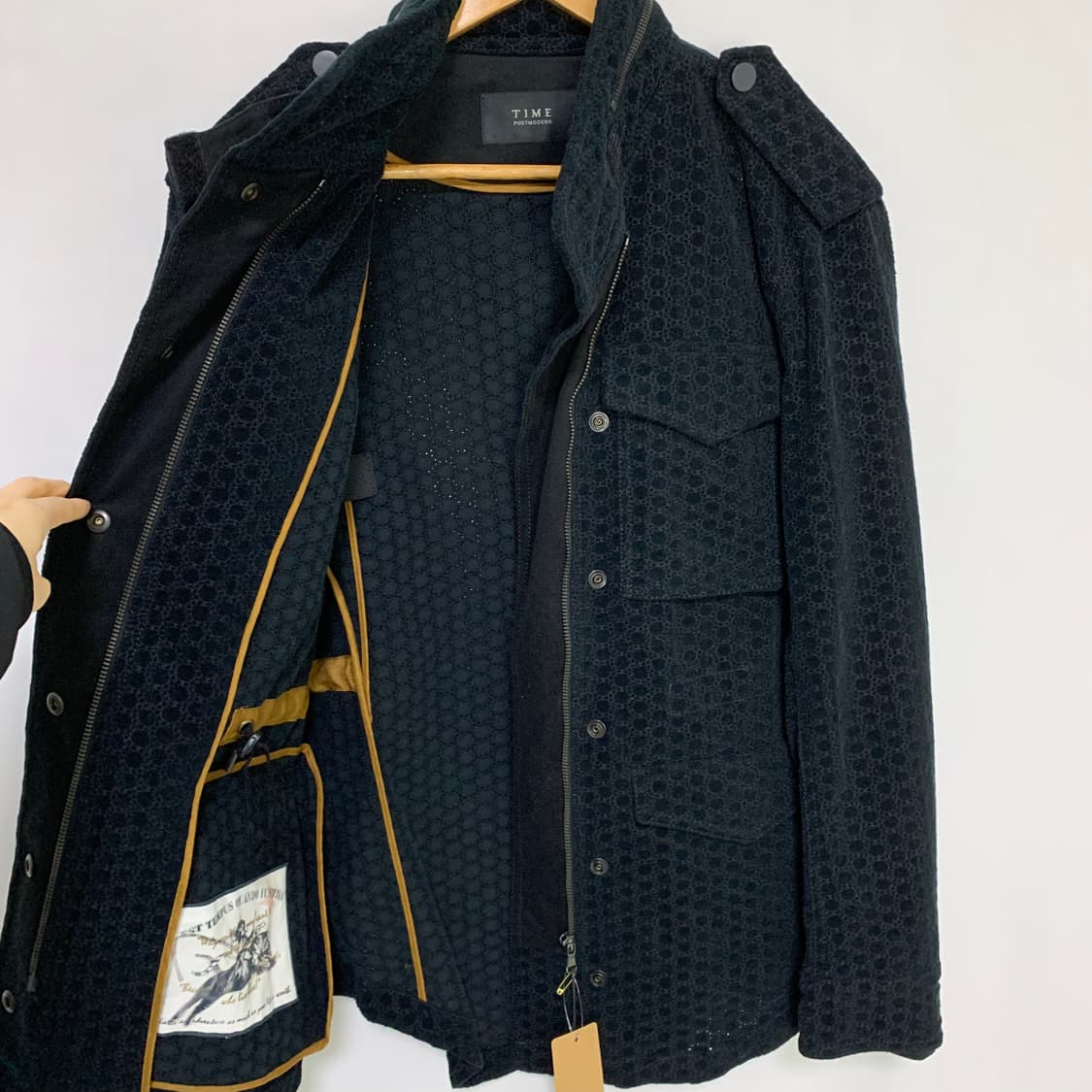 TIME 타임 지퍼 하이넥 견장 블랙 패턴 코트 자켓 상품이미지5
