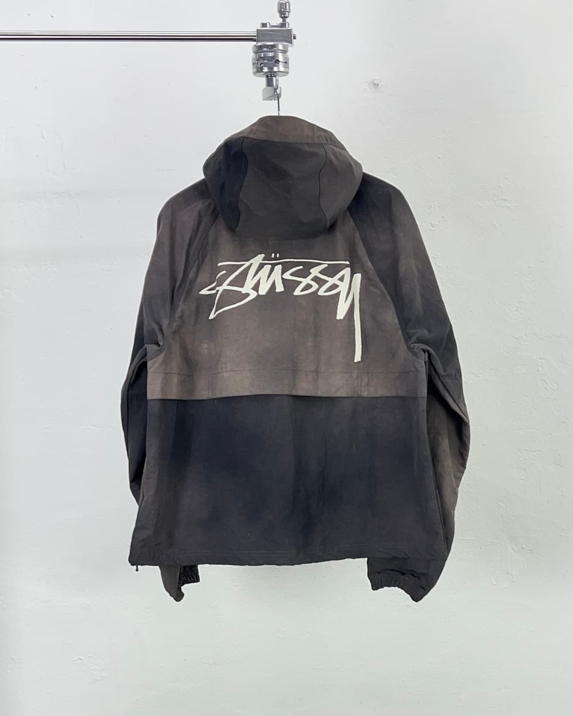 스투시 24FW 블랙 비치 쉘 웨이브 다이 자켓 상품이미지6