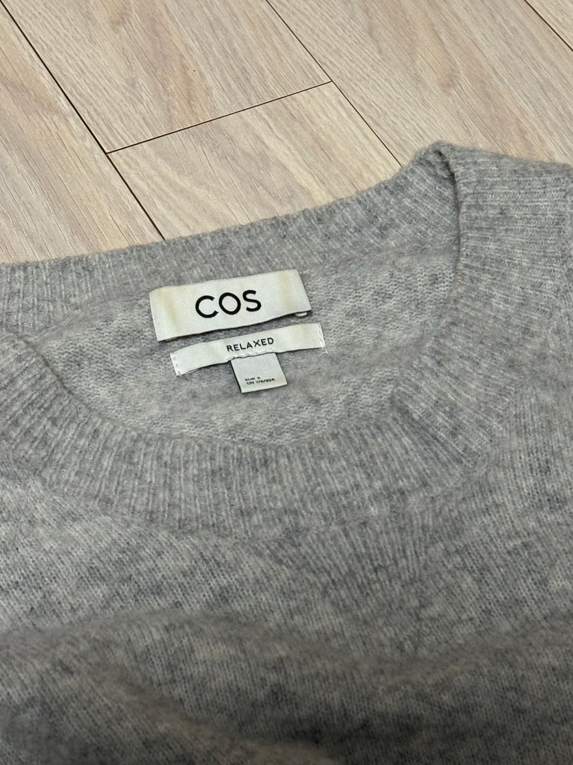 COS 캐시미어 릴렉스드 니트 그레이 S 상품이미지3