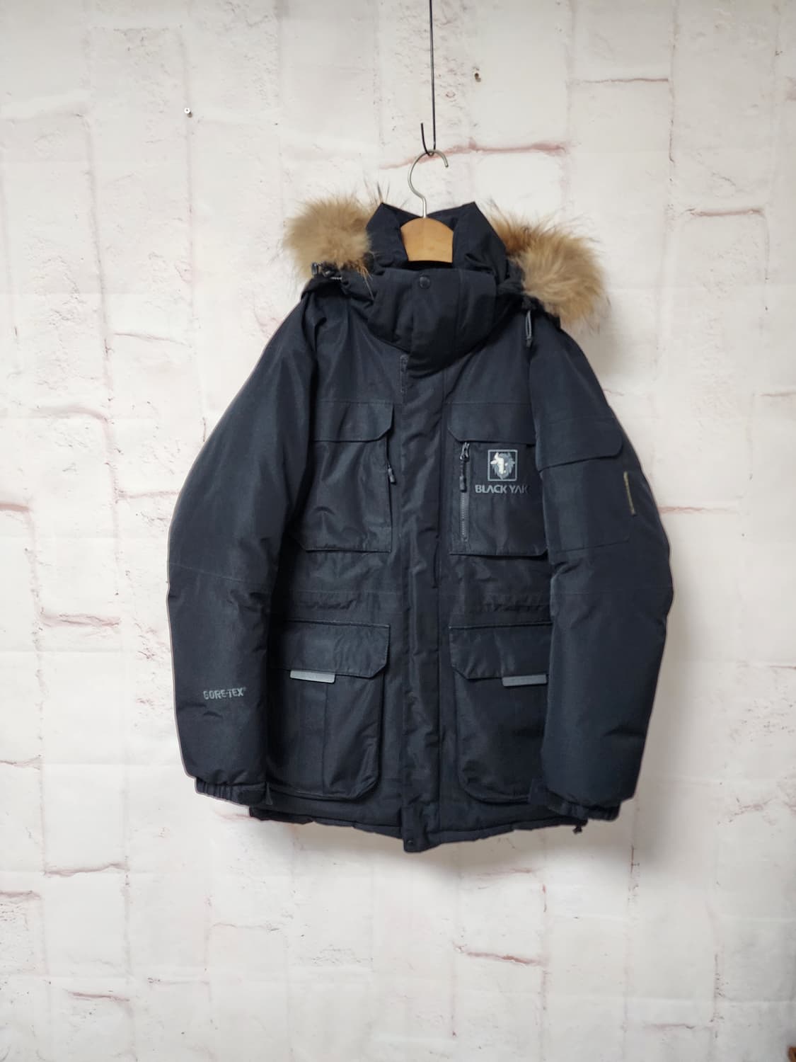 블랙야크 여성 고어텍스 패딩 점퍼 상품이미지1