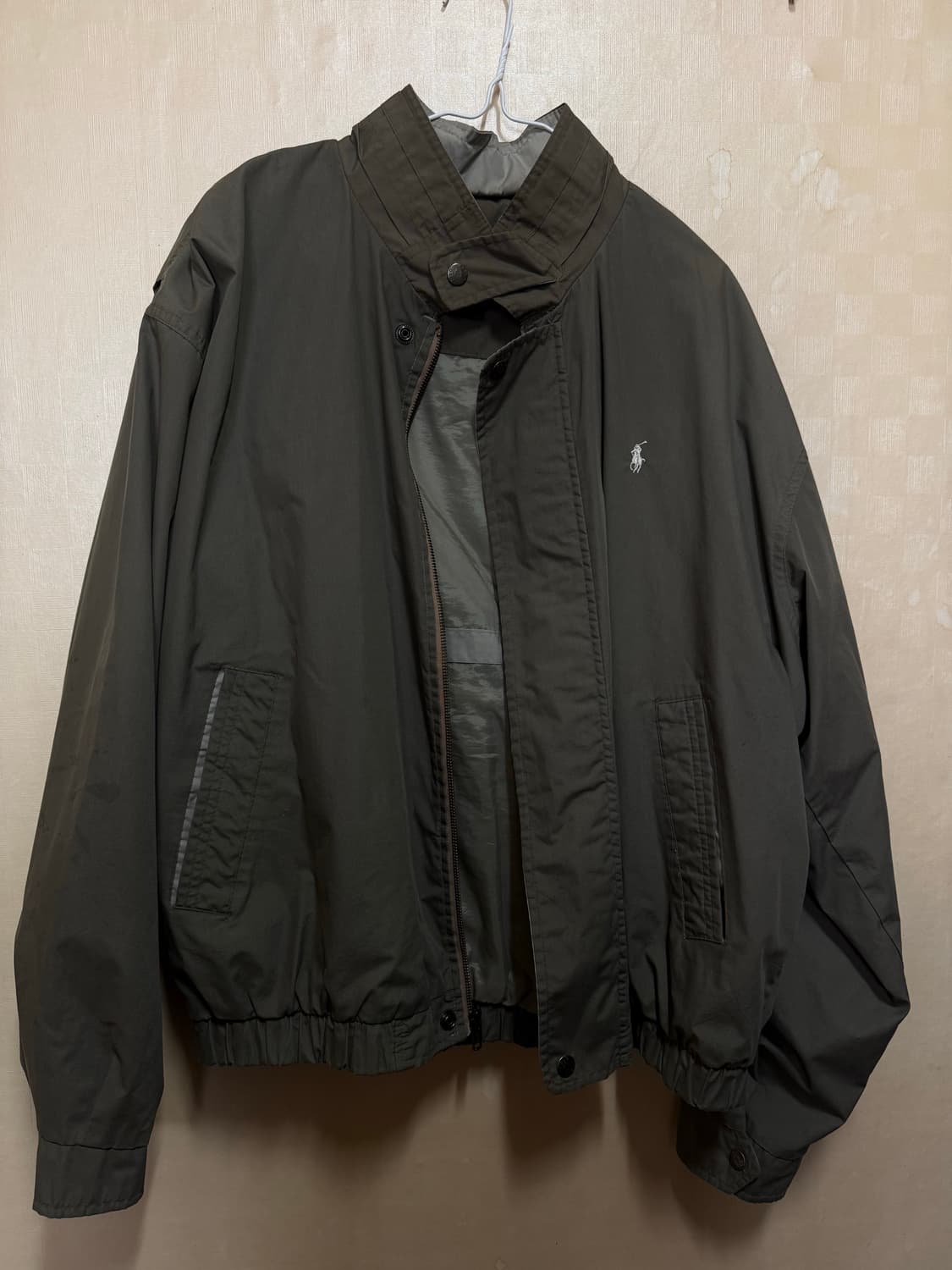 폴로 카키 바람막이 상품이미지1