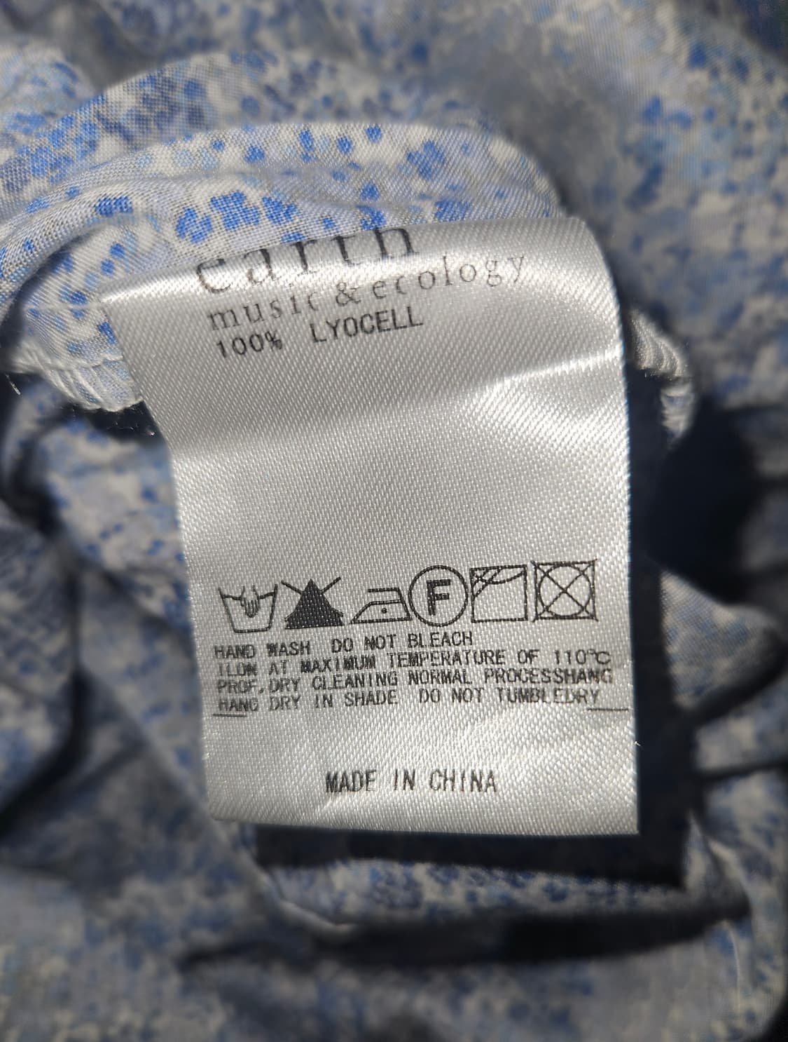 earth music&ecology 빈티지블루 잔꽃패턴 리본 러플 원피스 상품이미지6