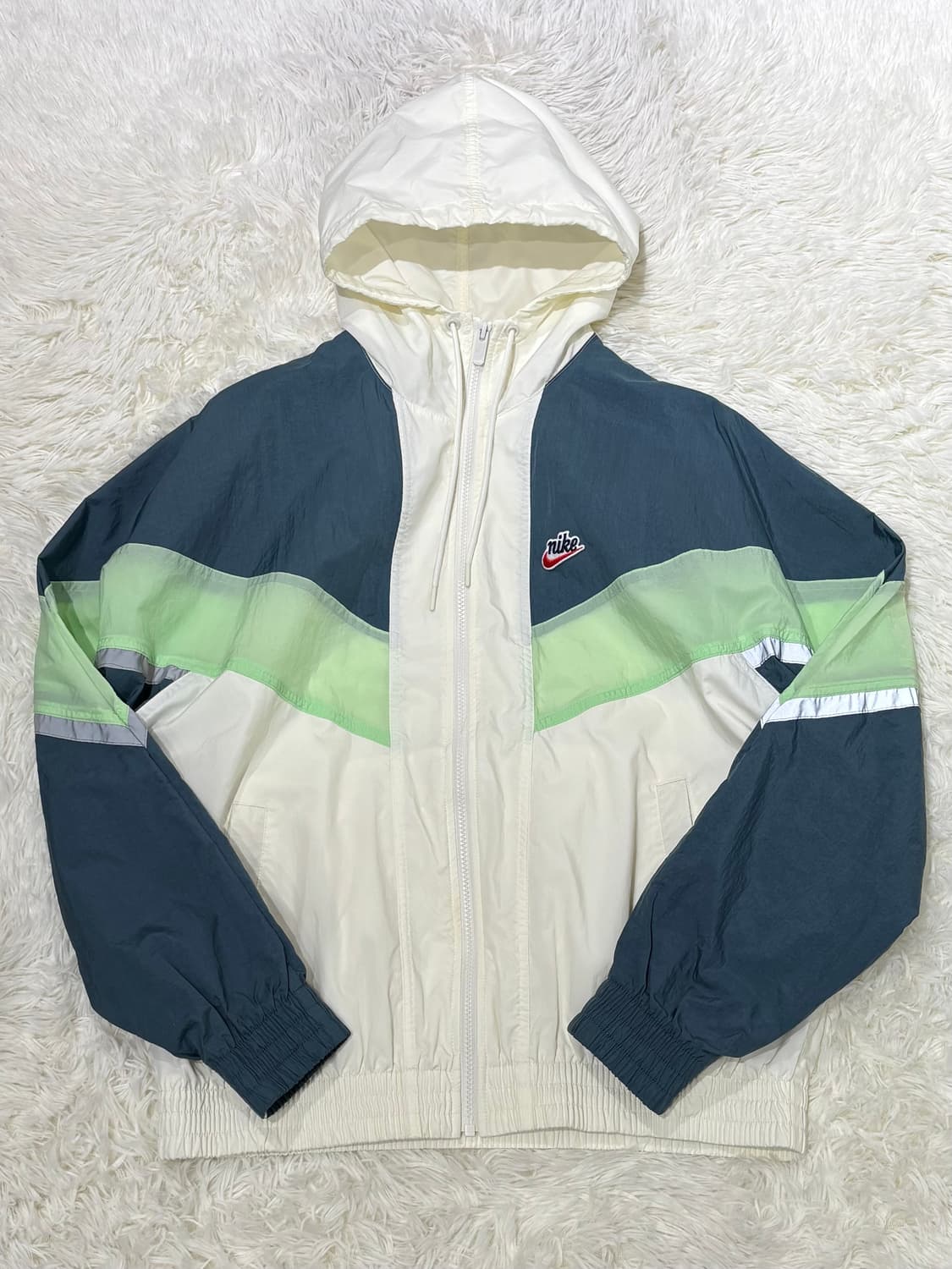 나이키 배색 스우시 바람막이 상품이미지3