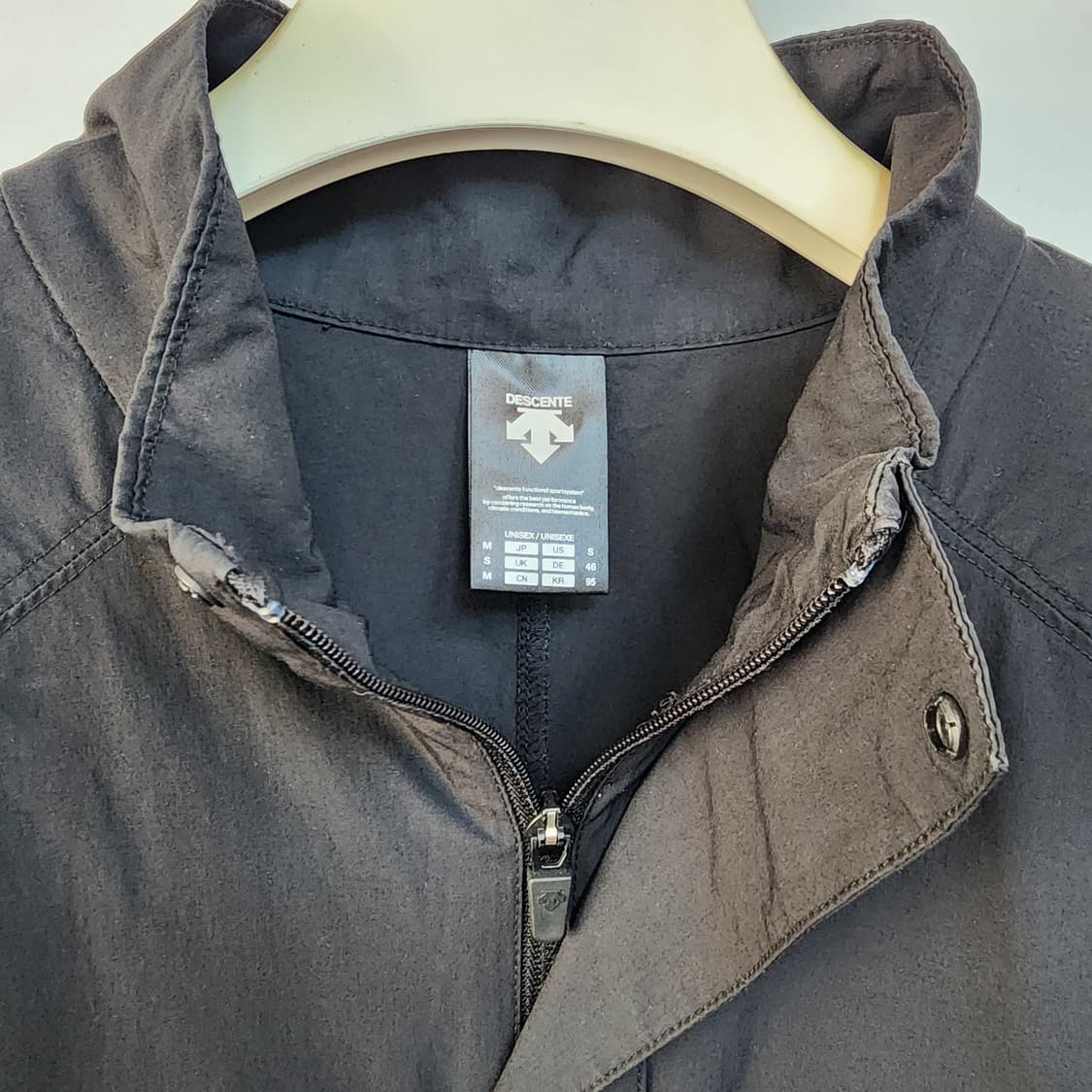 데상트 블랙 반팔 아노락 상품이미지8