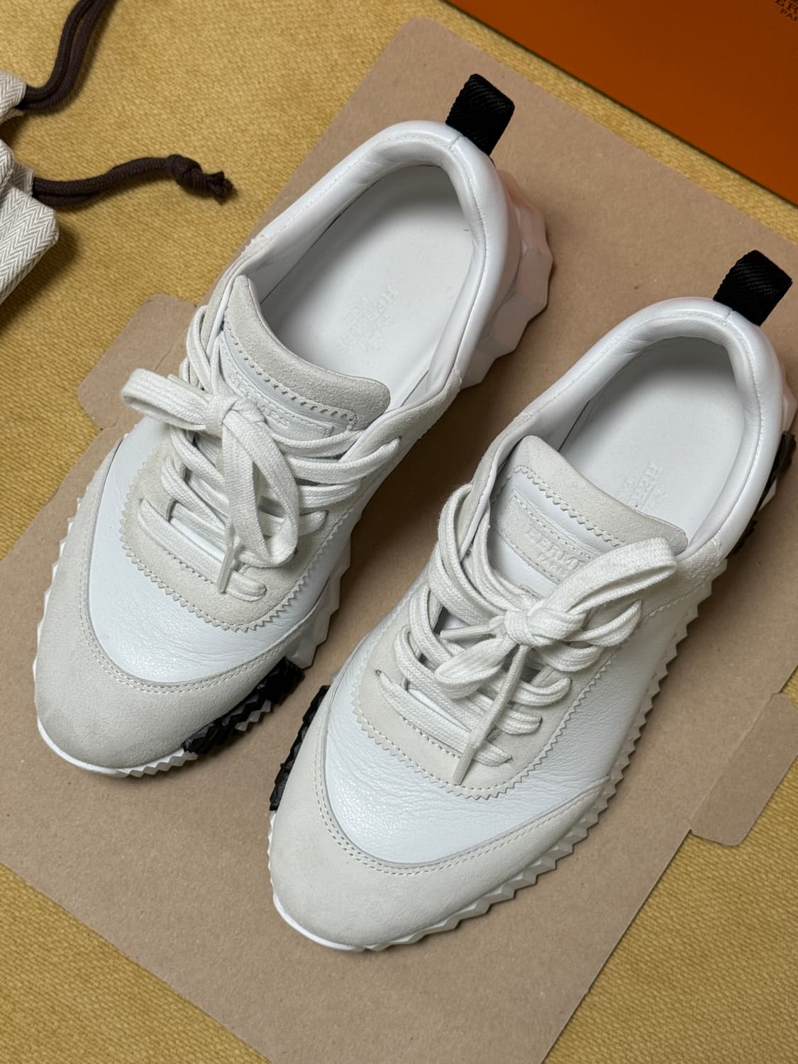 에르메스 바운싱 스니커즈 화이트 35 사이즈 상품이미지2