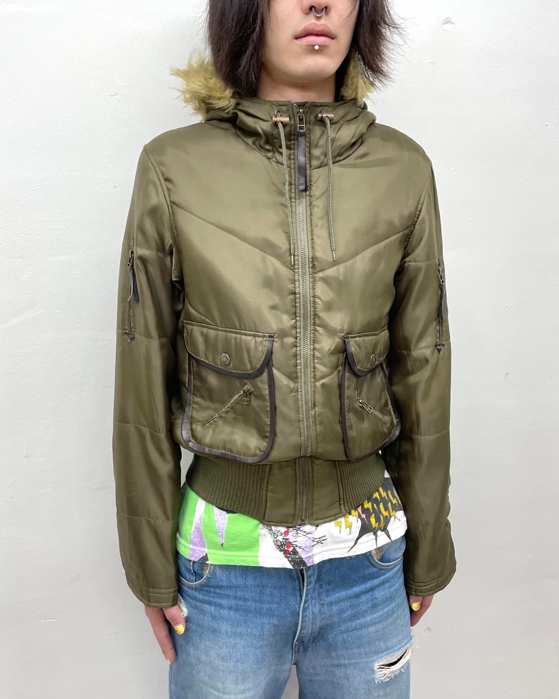 Two-Pocket Glossy Khaki Padded  상품이미지4