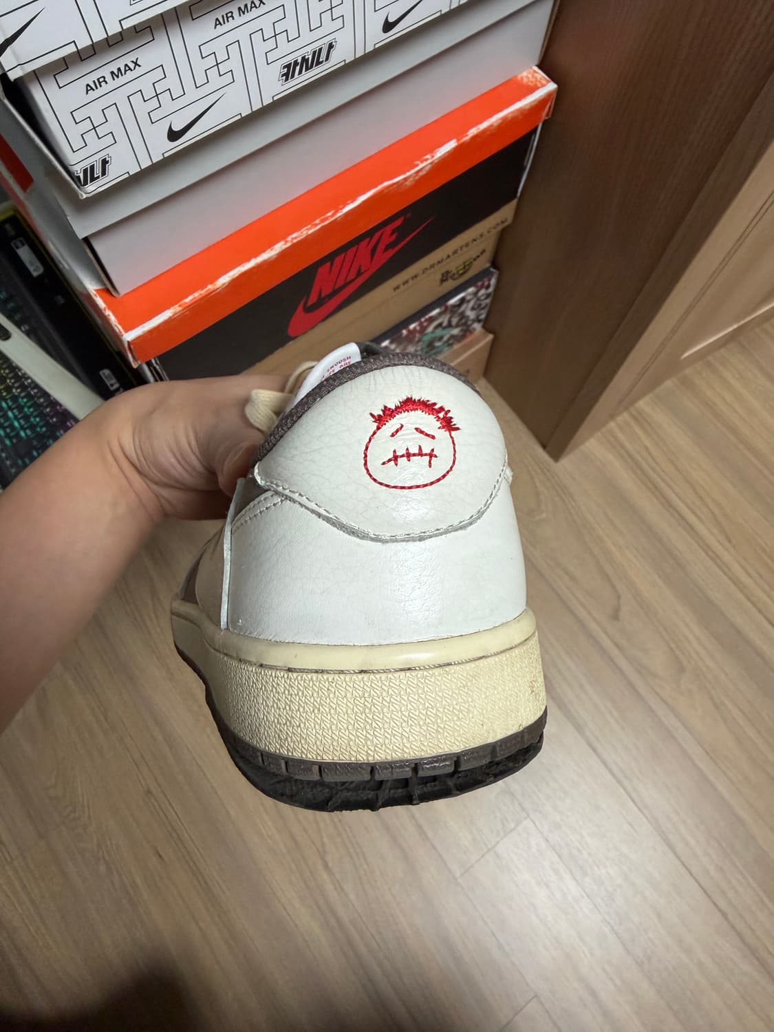 트래비스스캇 조던1 리버스 모카 270 상품이미지4