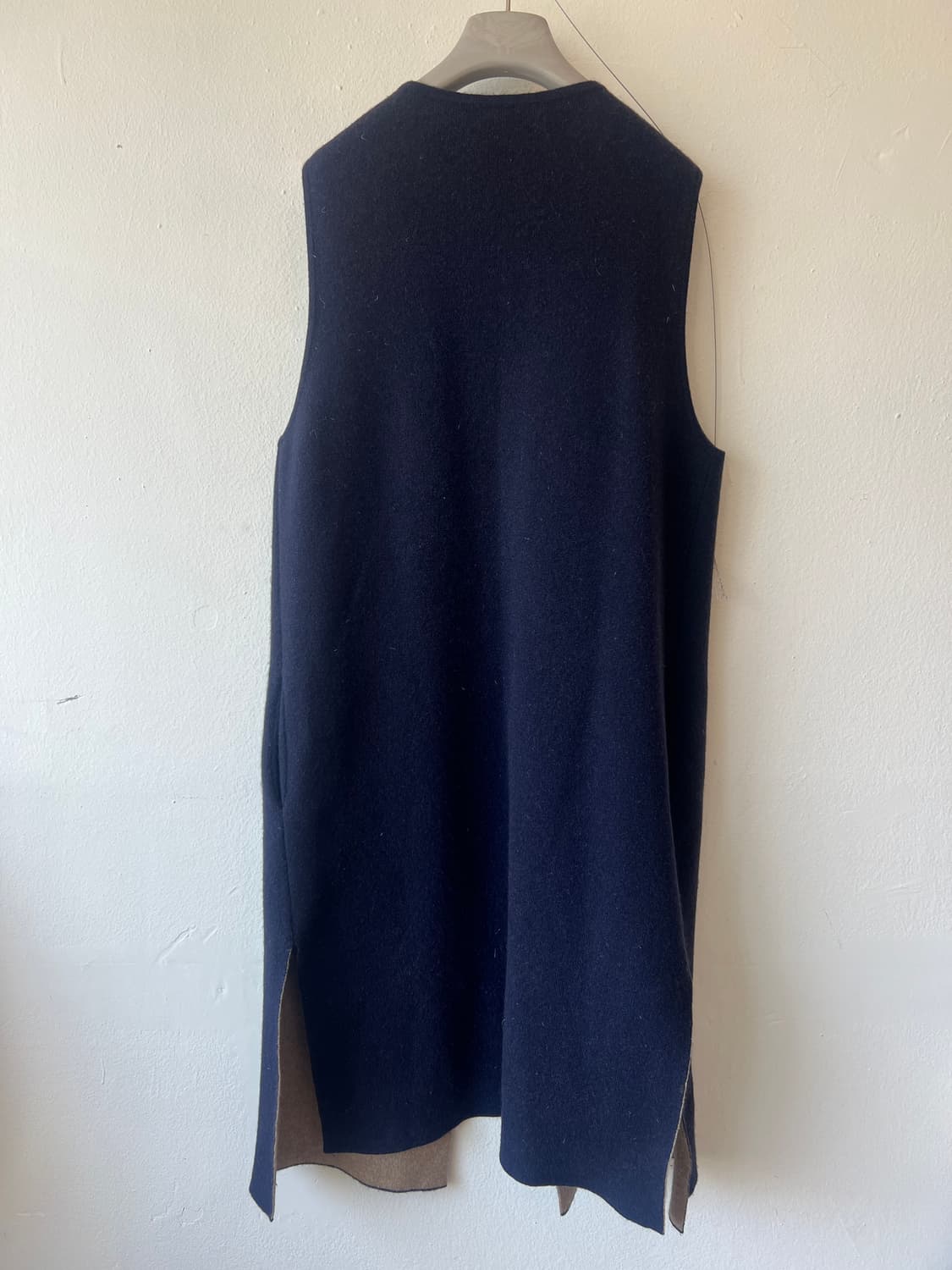 에버큐브 여성 네이비 캐시미어100 니트조끼 롱조끼 상품이미지3