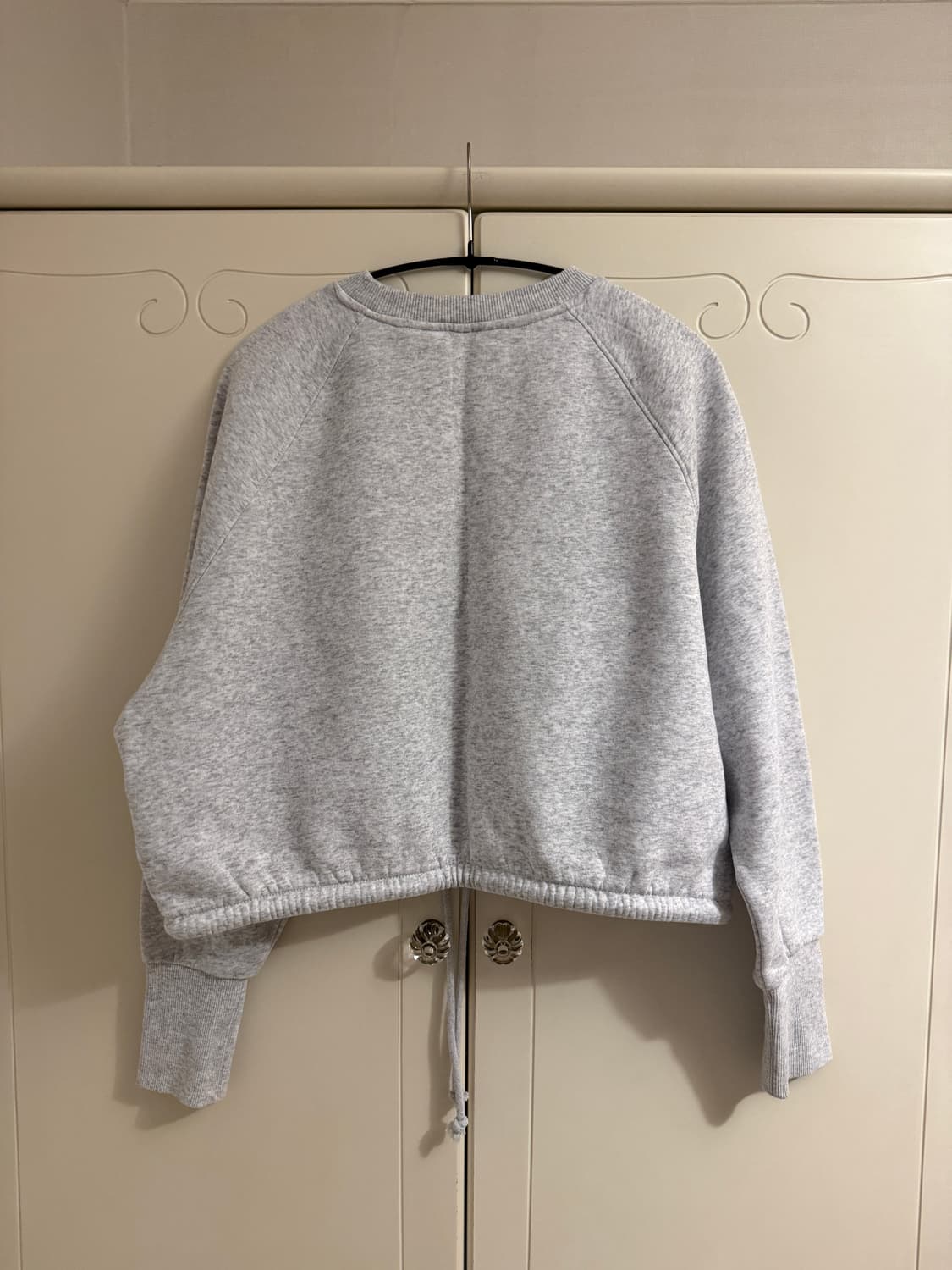 H&M 크롭 맨투맨 상품이미지3