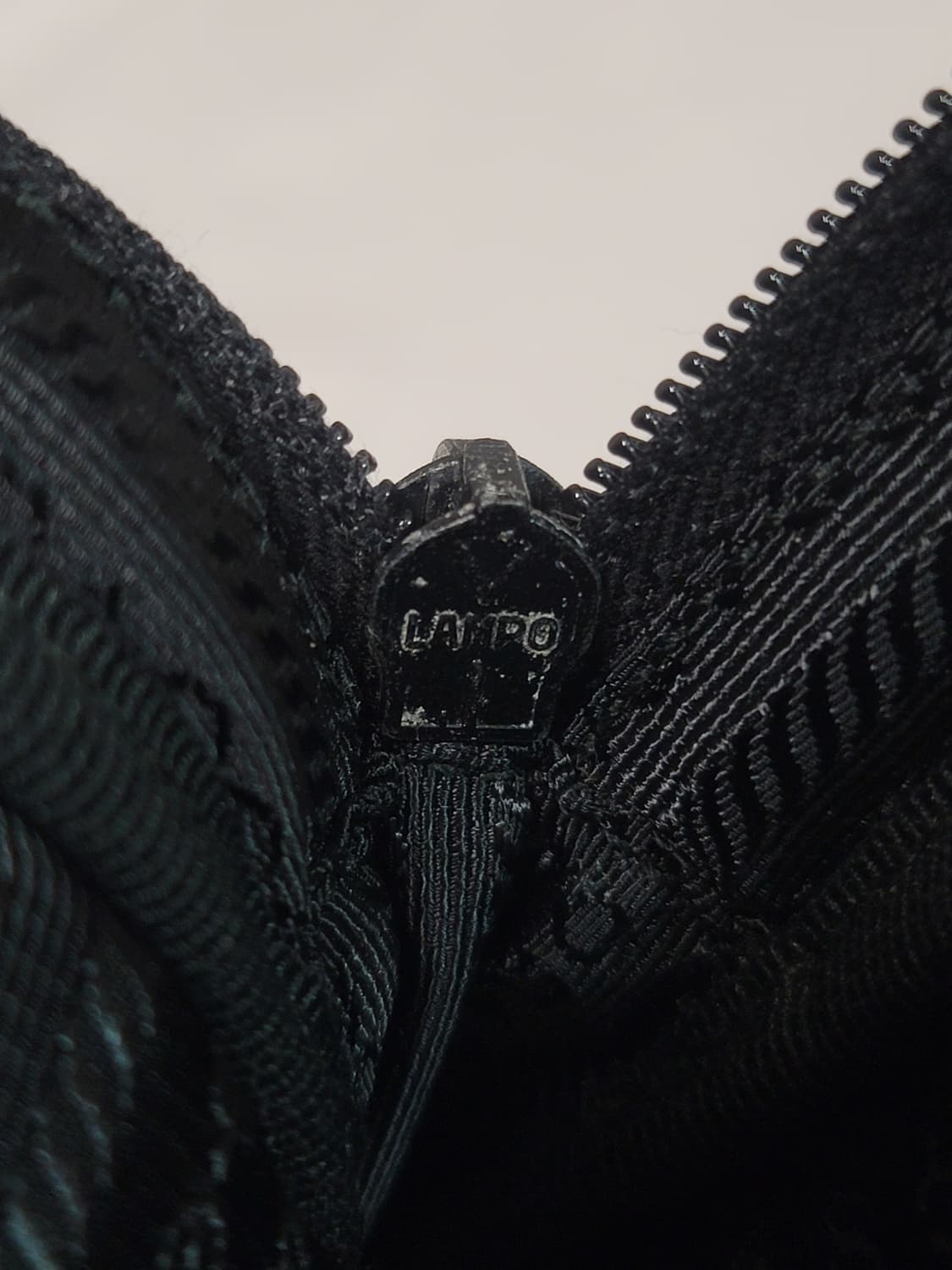 프라다 가방,크로스백토트백(디올샤넬보테가루이비통구찌셀린느생로랑발렌시아가 상품이미지7