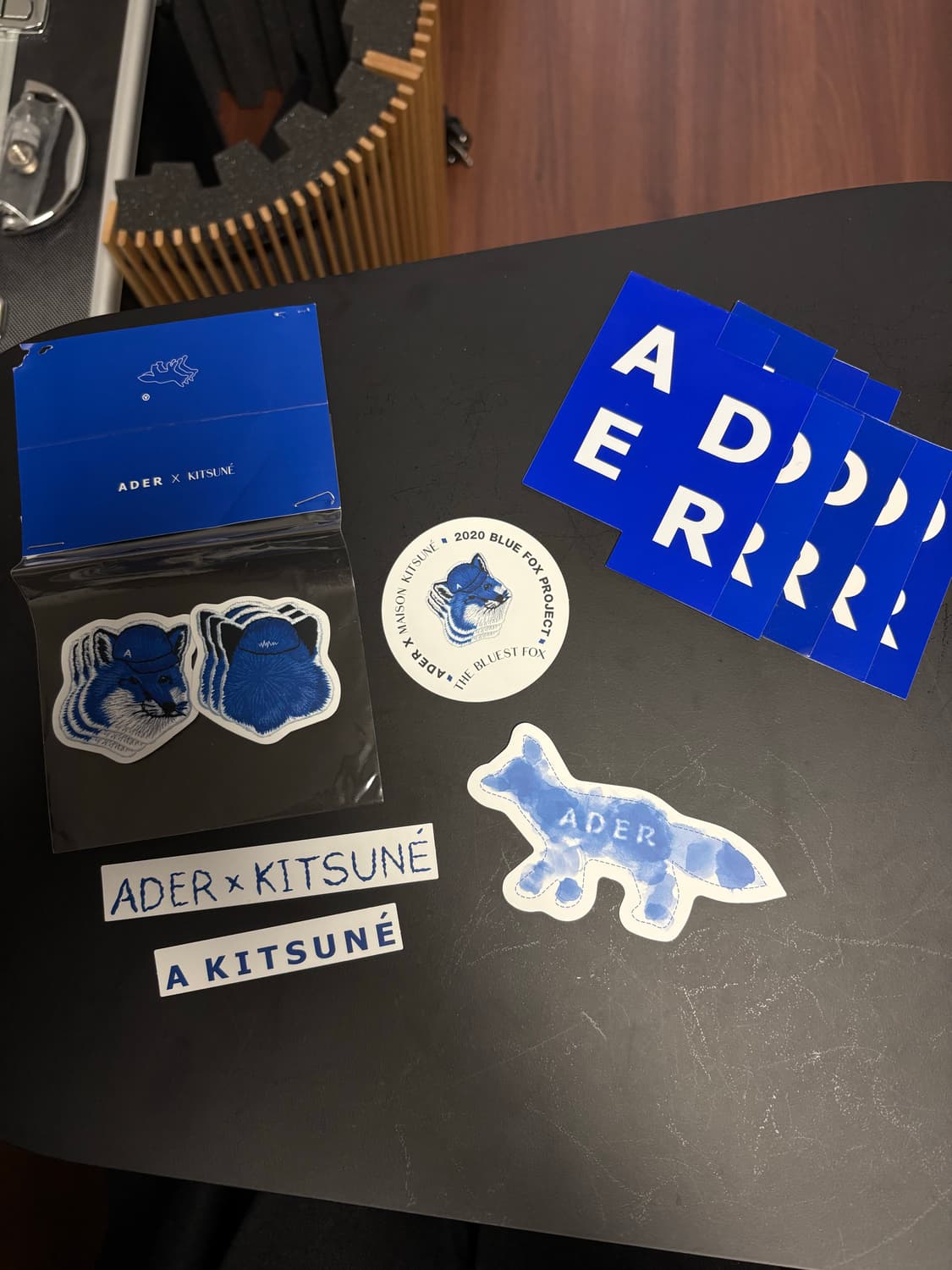 아더에러 메종키츠네 스티커 미개봉 상품이미지1