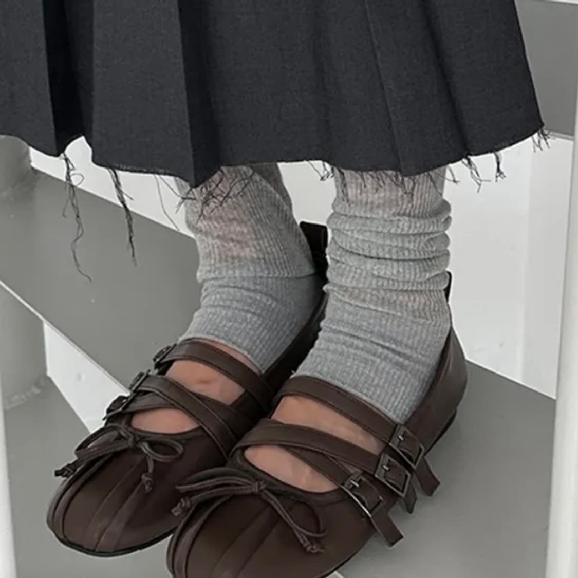 쓰리투에이티 트리플 스트랩 발레리나플랫슈즈 240 브라운 상품이미지1