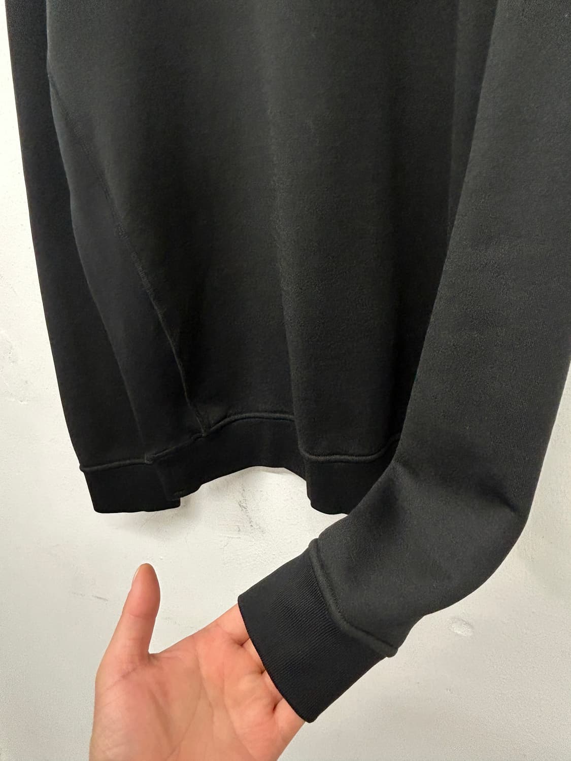 스톤아일랜드 블랙 맨투맨 티셔츠 상품이미지3