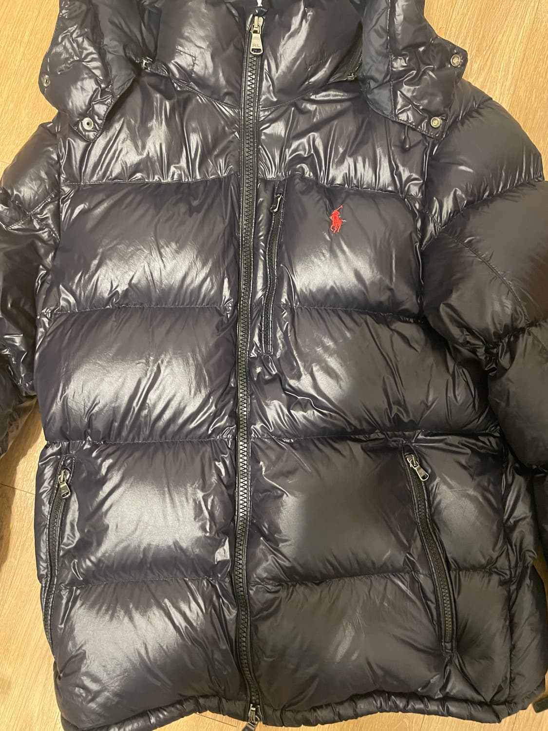 폴로 유광 패딩 상품이미지1