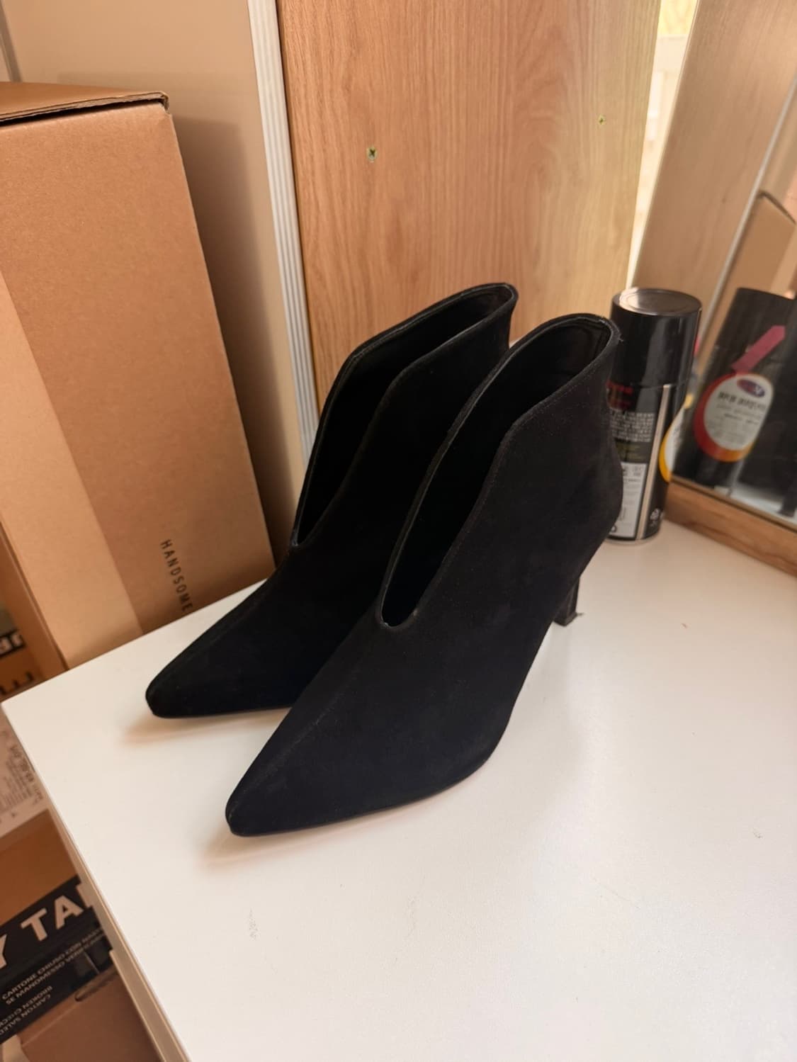 부티크헤르원 뒤세스 부티힐 블랙 스웨이드 앵클 부츠 힐 상품이미지7