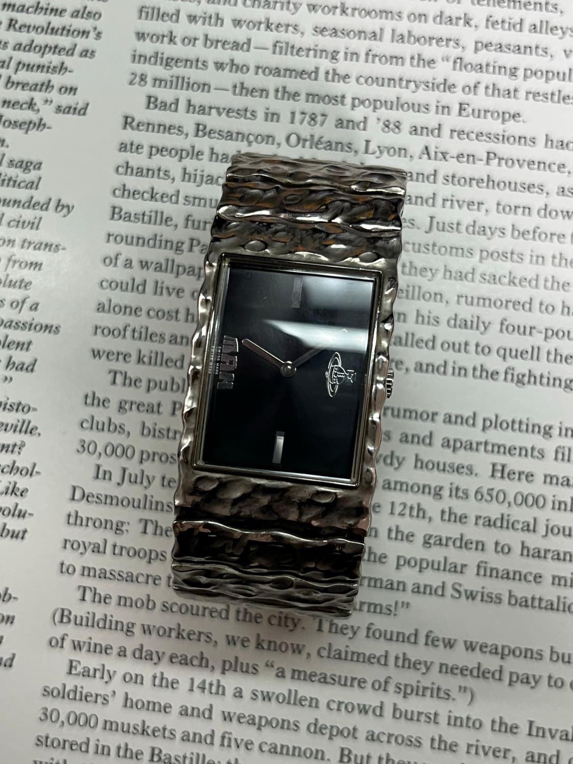 Vivienne Westwood Stonehenge Watch 상품이미지2