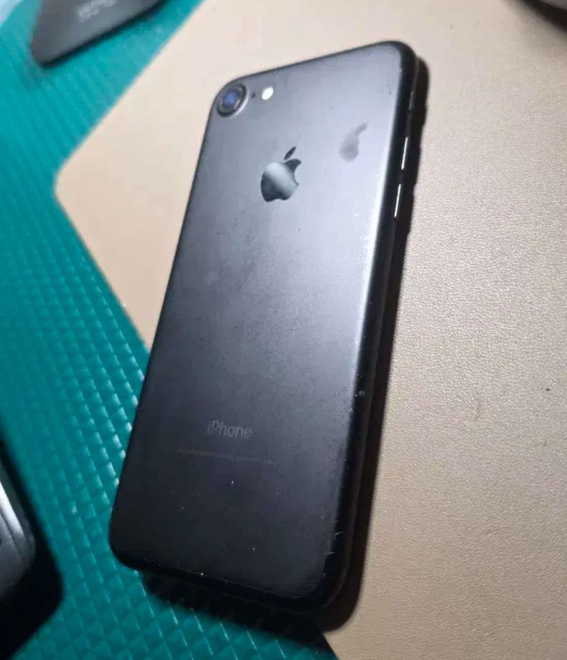 아이폰 7 매트블랙 32기가 (네고 가능) 상품이미지1