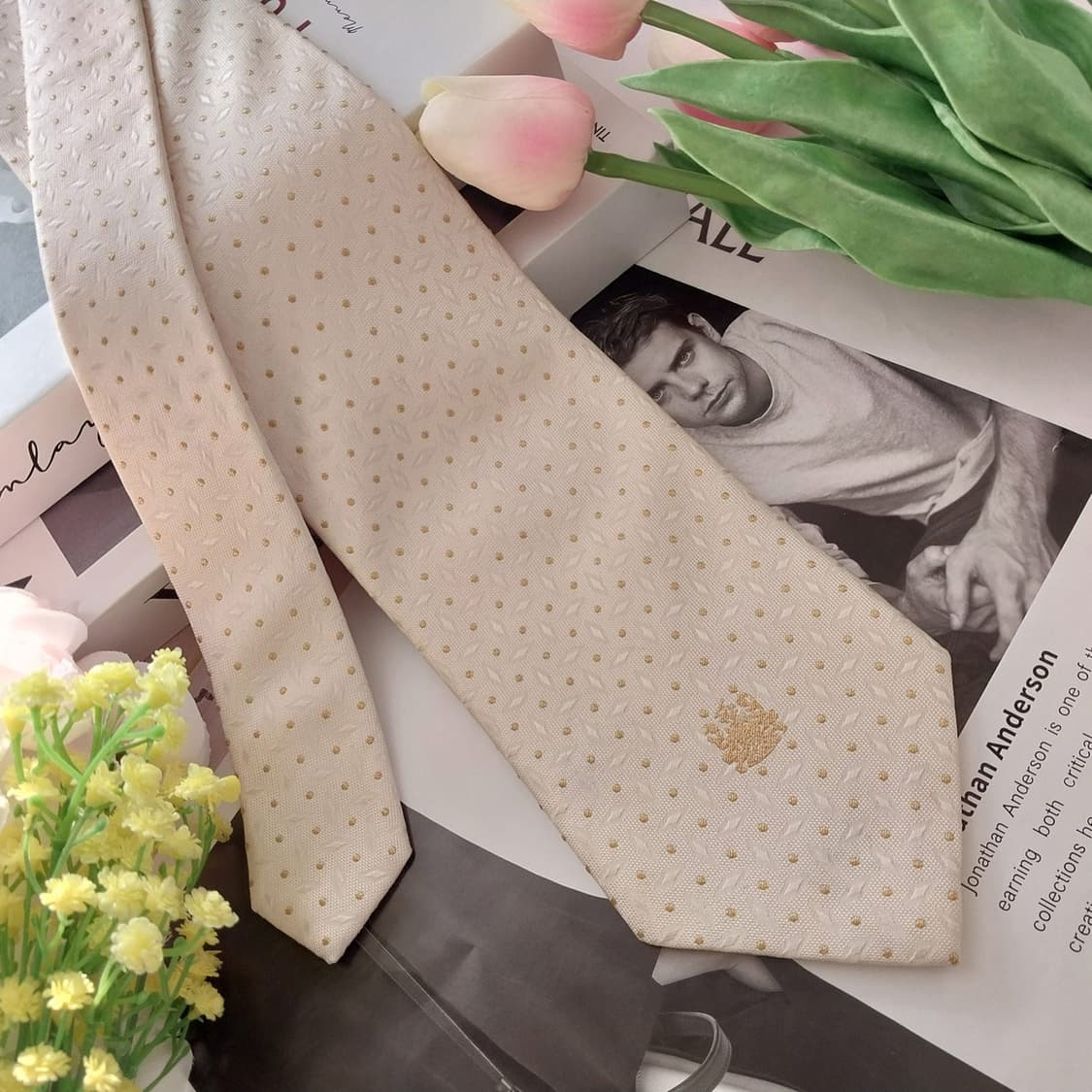 아쿠아스큐텀 실크 자수 로고 넥타이 9.5cm A+등급 K1319
 상품이미지2