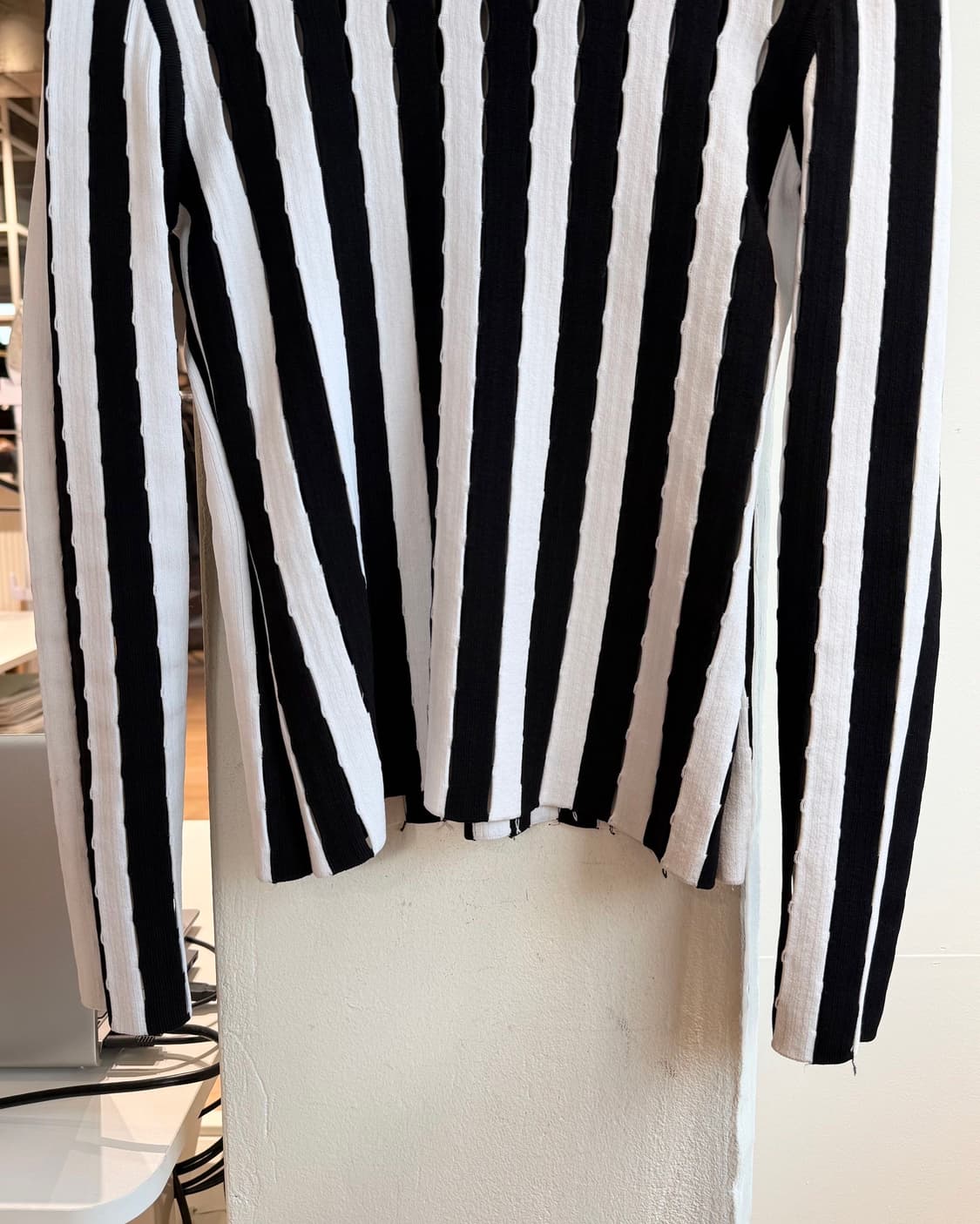 알렉산더 왕 블랙 화이트 스트라이프 니트  상품이미지6