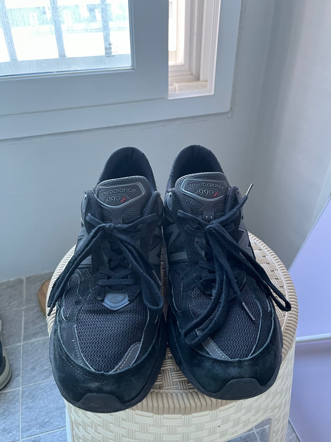 뉴발란스 990v6 트리플블랙 300 상품이미지1