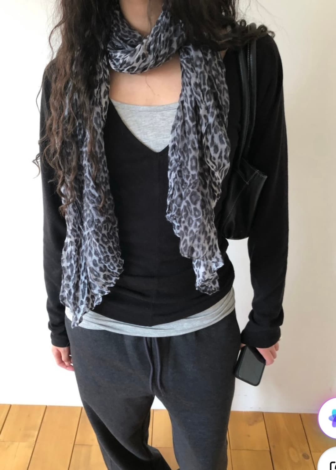 띵즈앤스터프 데비 슬리브 탑 블랙 상품이미지4