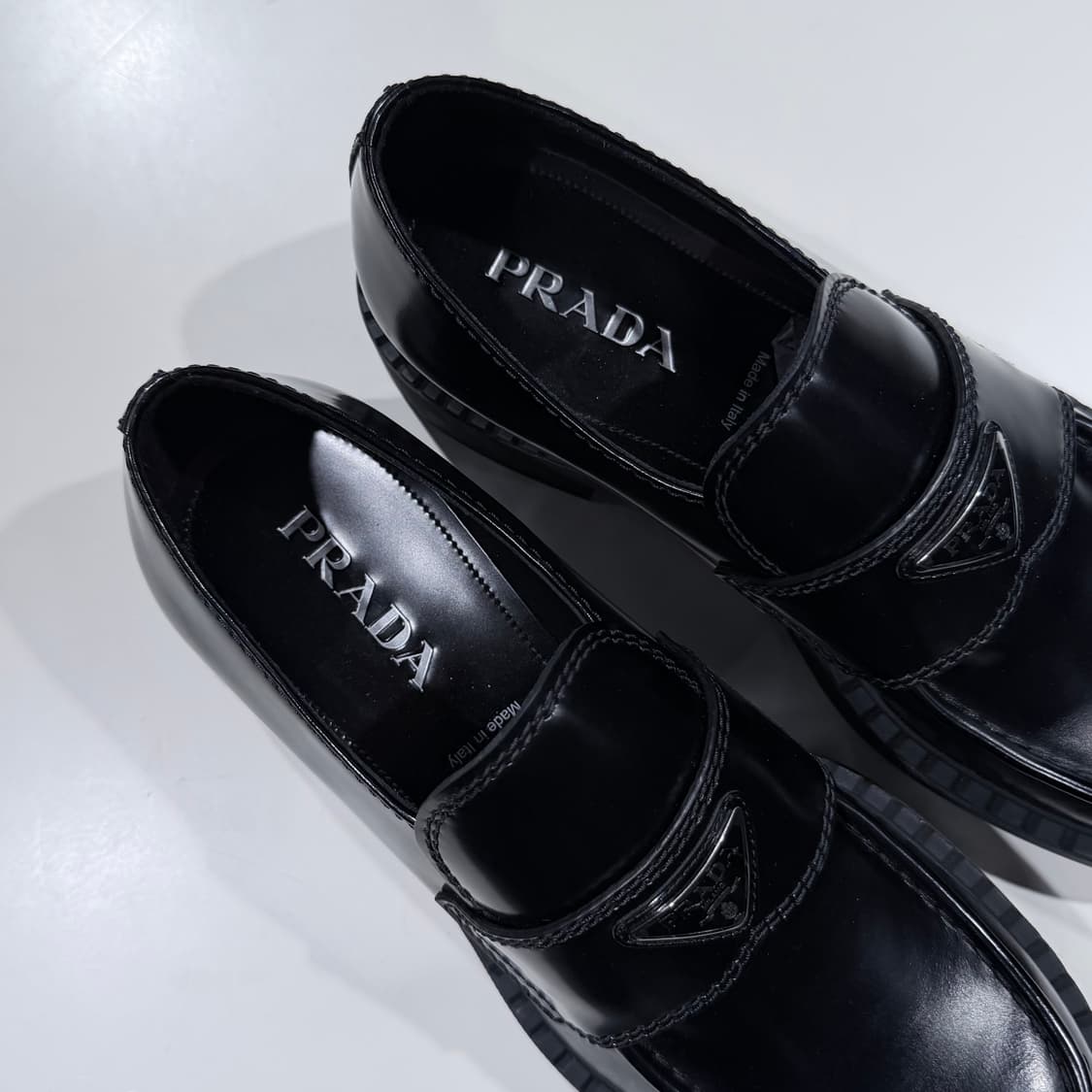 (A/9) / 프라다 초콜릿 브러시드 레더 가죽 로퍼 블랙 상품이미지7