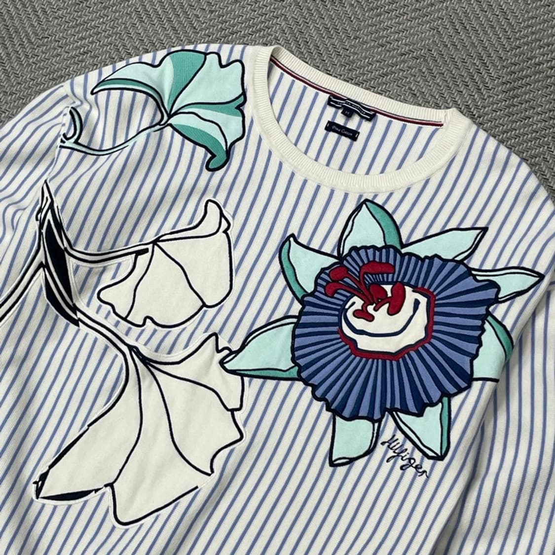 타미힐피거 플라워 자수 니트 v0050 상품이미지3