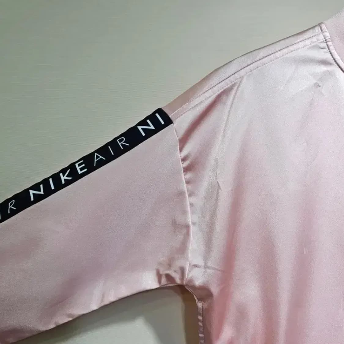 나이키 에어 핑크 새틴 봄버 자켓 상품이미지7