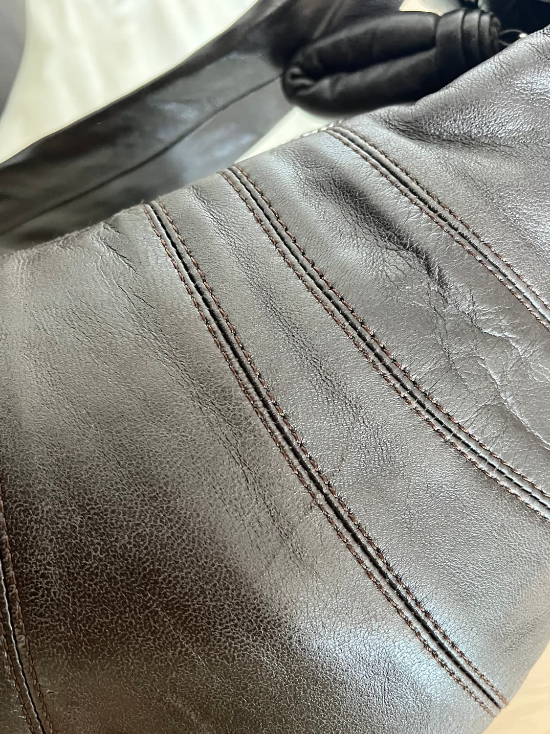 르메르 범백 스몰 다크초코 양가죽 상품이미지4