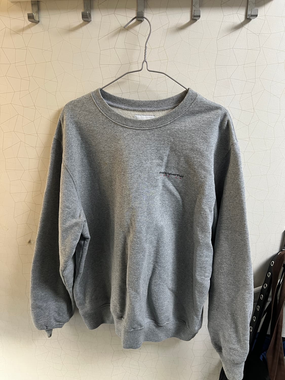 디스이즈네버댓 맨투맨 상품이미지2