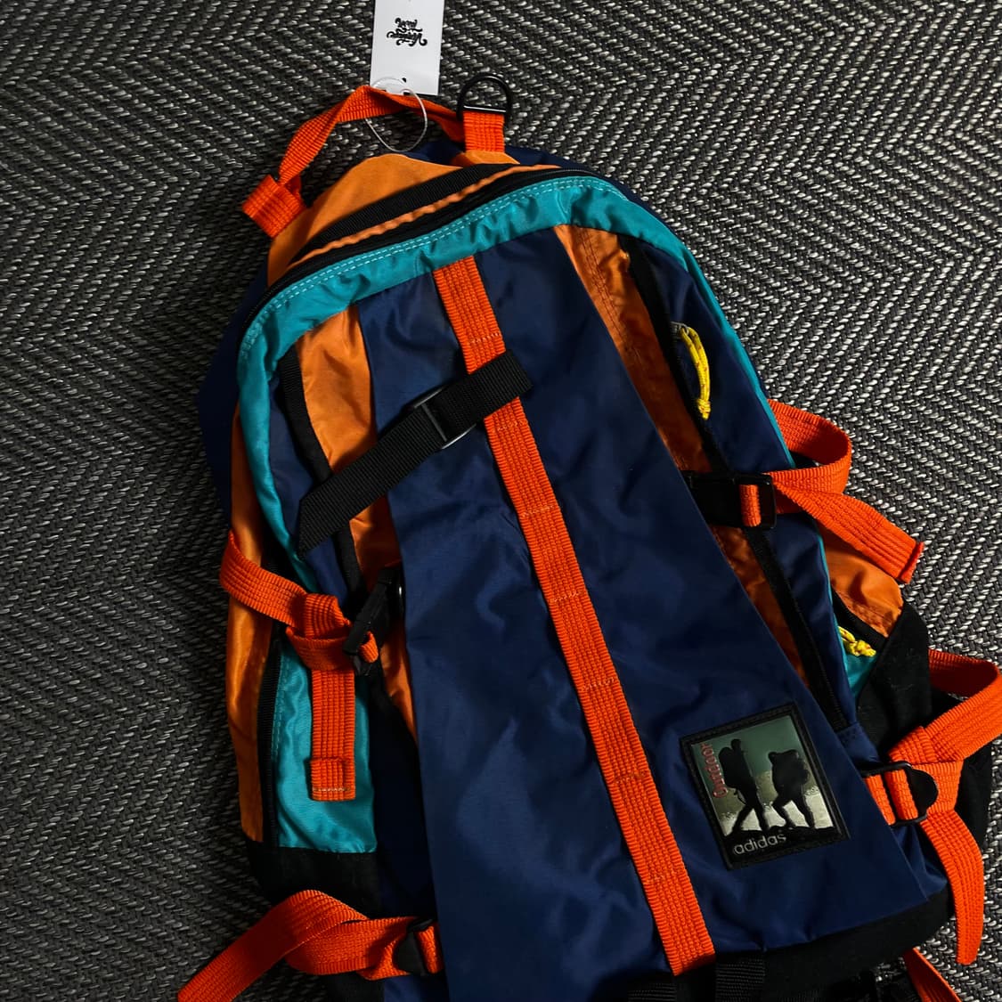 00s 아디다스 올드스쿨 버클 디테일 테크 백팩 o 3368 상품이미지3