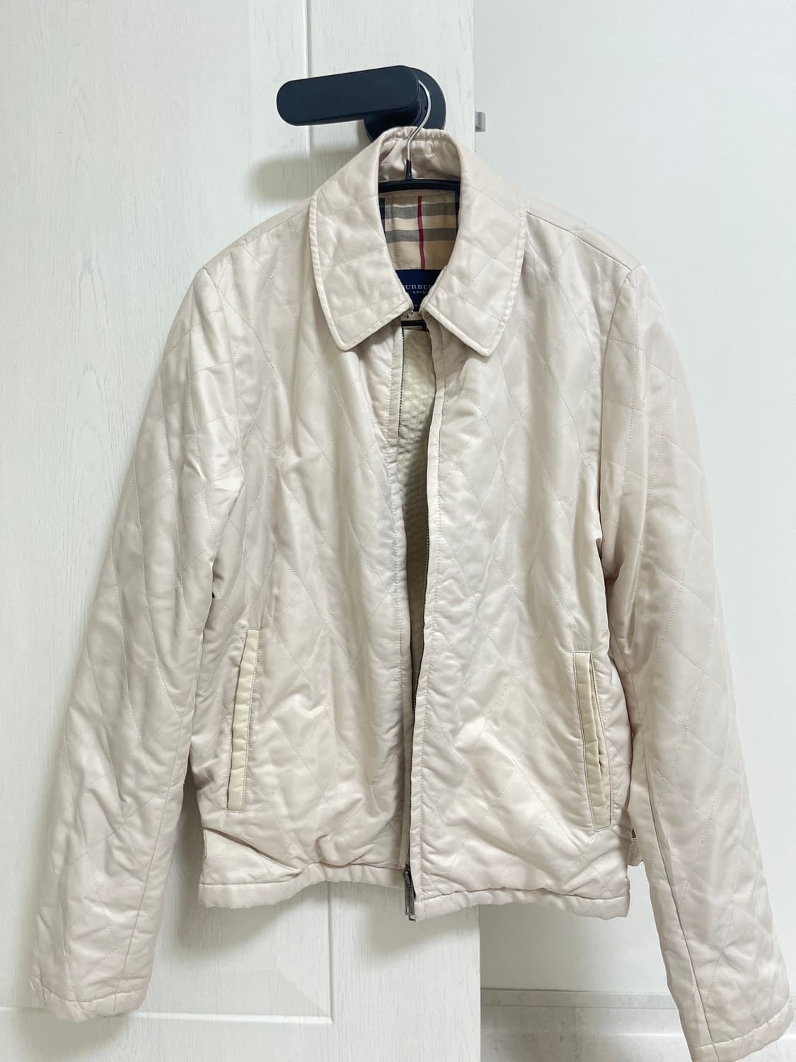 버버리 퀼팅 자켓 아이보리 상품이미지1