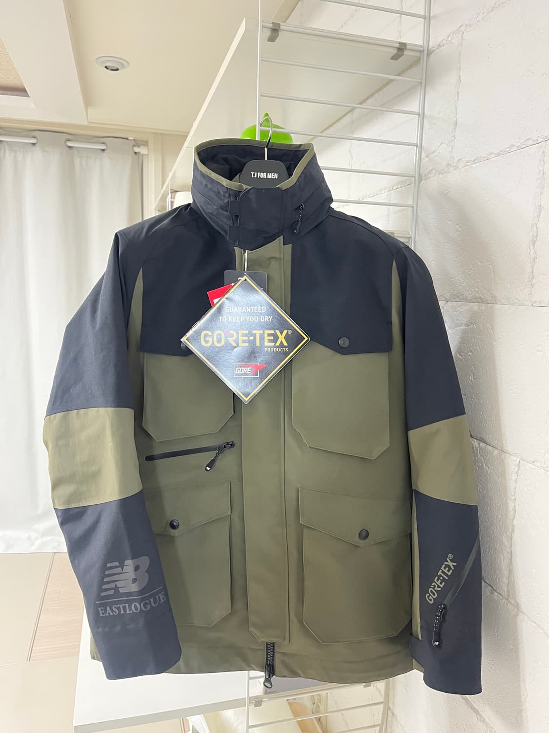 이스트로그 뉴발란스 시스테마 고어텍스 구스자켓 상품이미지1