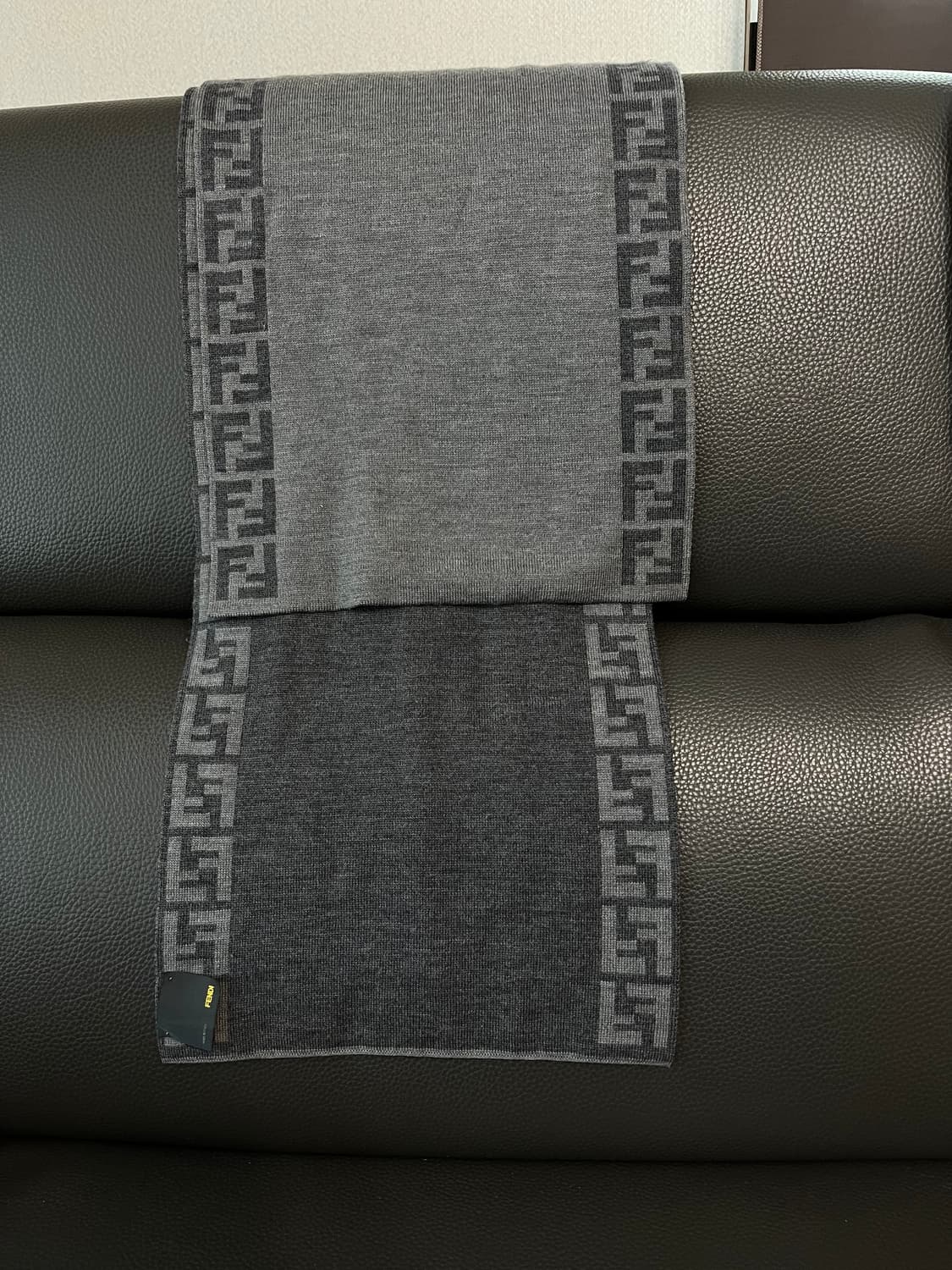 펜디 FF 로고 울 머플러 그레이 상품이미지3