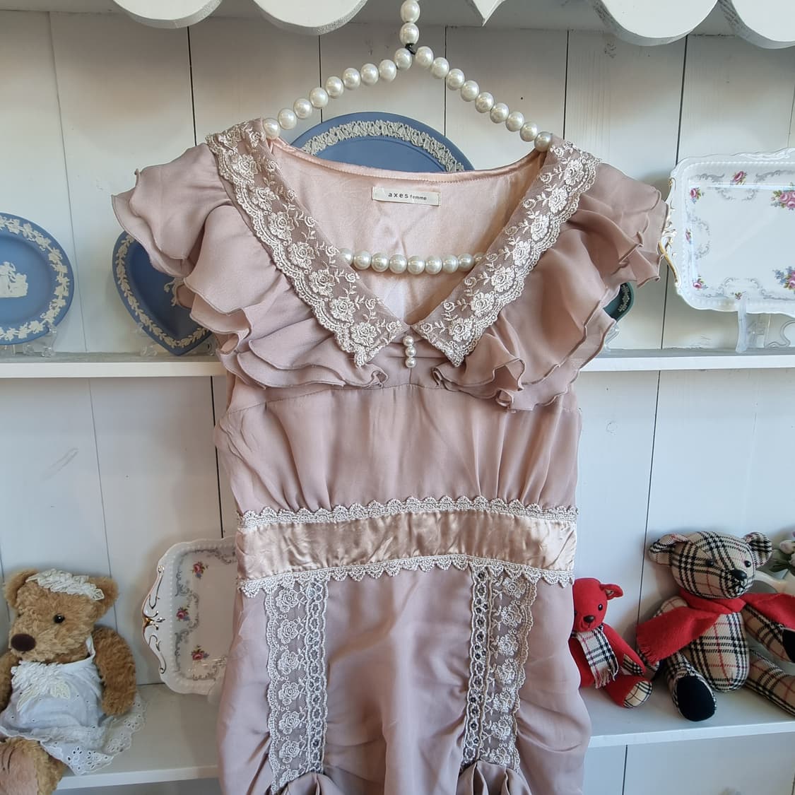 엑시즈팜(axes femme) 로지밀크티 레이스카라 프릴 원피스 상품이미지3