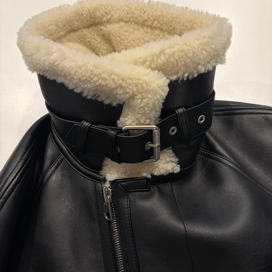 [105] 21FW 지오송지오 블랙 무스탕 소가죽 레더 코트 D406 상품이미지5