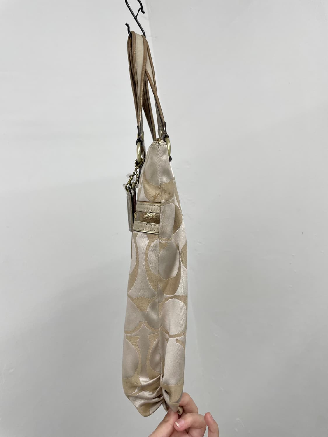 코치 시그니처 자카드 라지 숄더백 상품이미지8