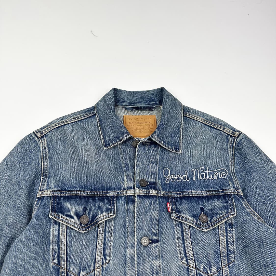 리바이스 x 굿네이처 선인장 자수 트러커 데님자켓 (M) 상품이미지1