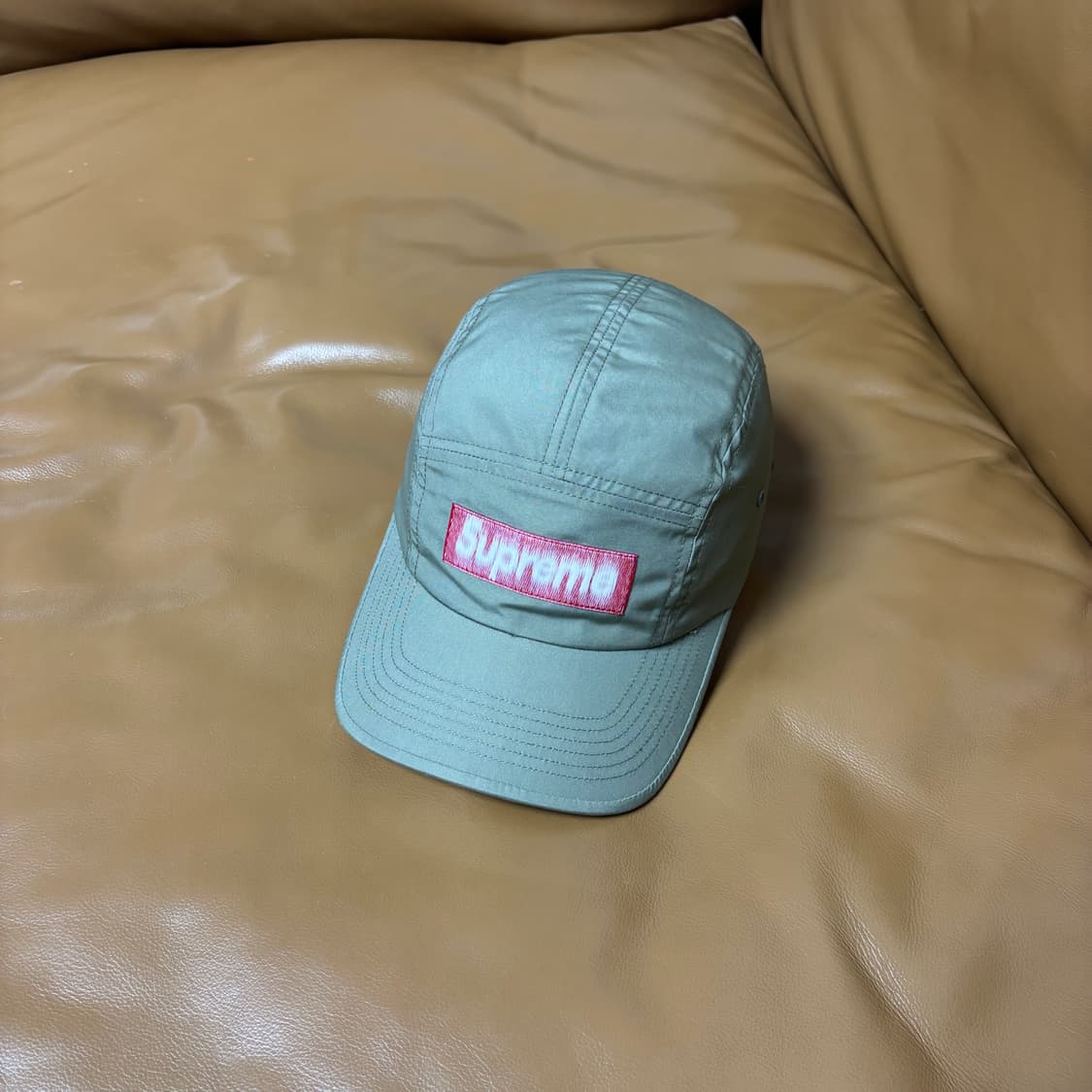 Supreme 슈프림 리버스 라벨 카키 캠프캡 모자 (Khaki) 상품이미지1