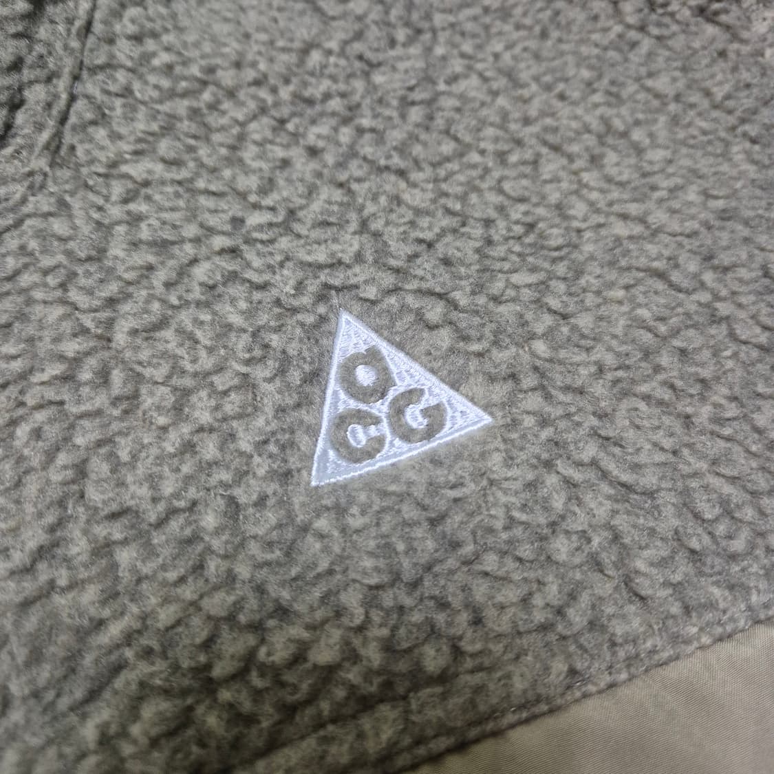 [핫아이템🔥] 나이키 ACG 아크틱 울프 풀 집탑 상품이미지3