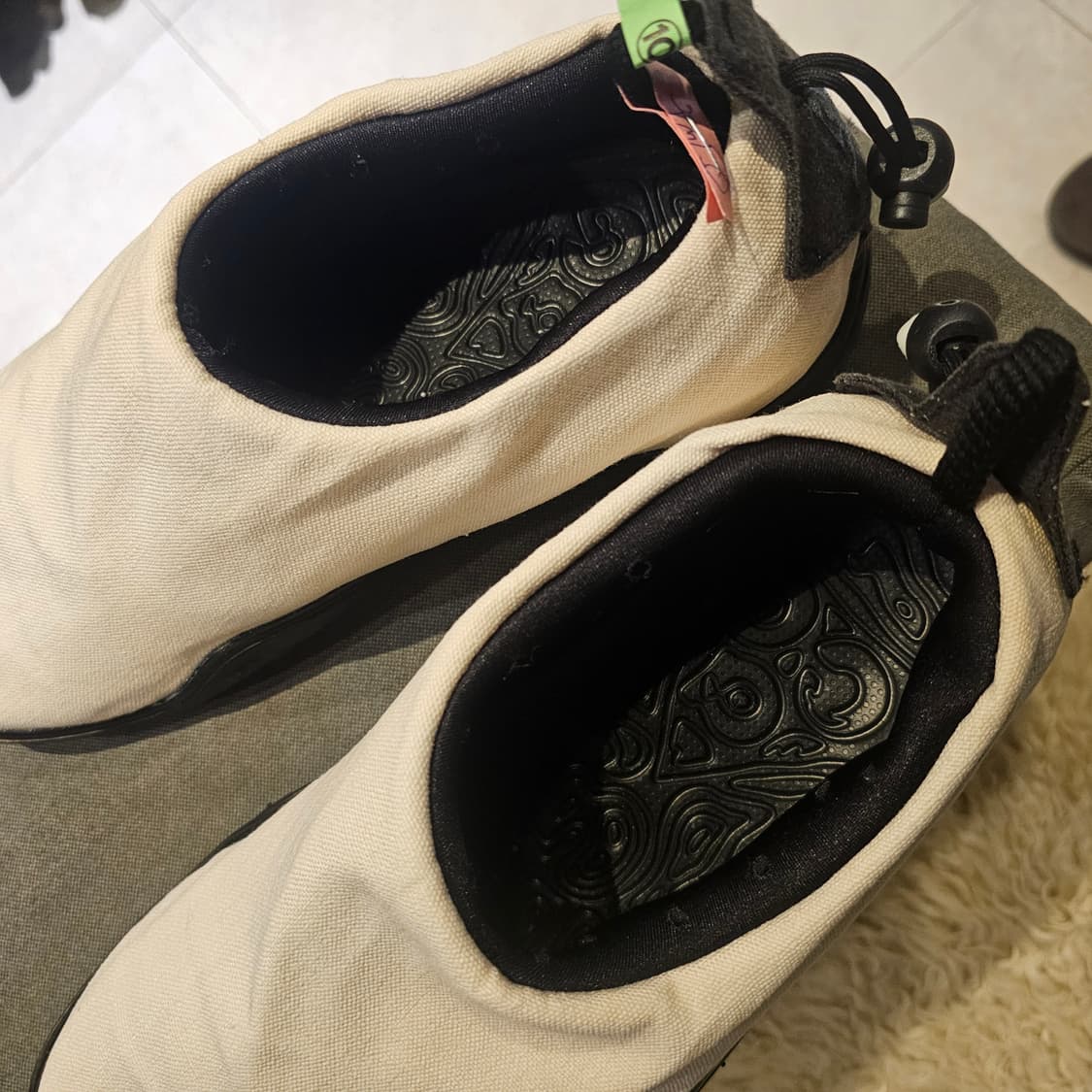 260 나이키acg 목 서밋 화이트 앤 블랙 상품이미지4